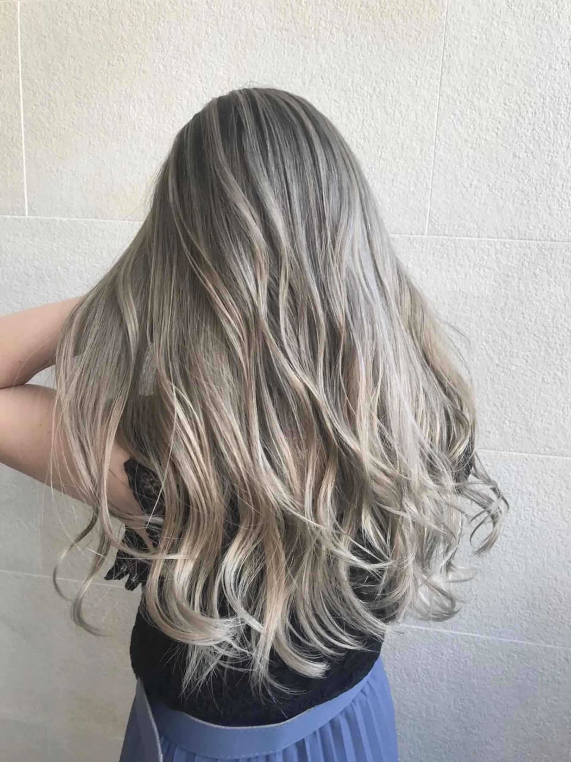 ロング カラー バレイヤージュ レイヤーカット 森本 笑のヘアスタイル