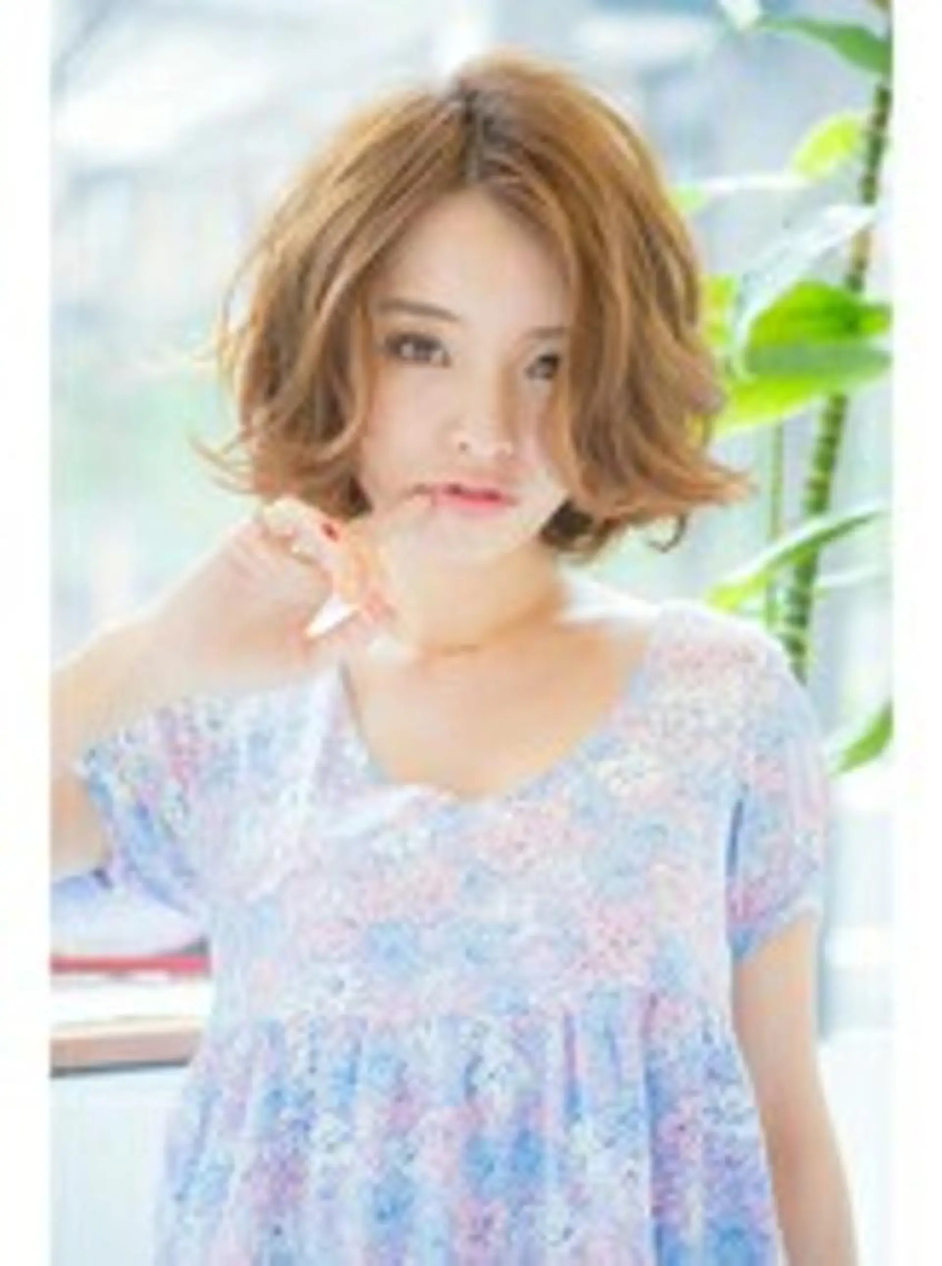 ミディアム ヘアカラー ＦＵＮＩＣ ファニックのヘアスタイル