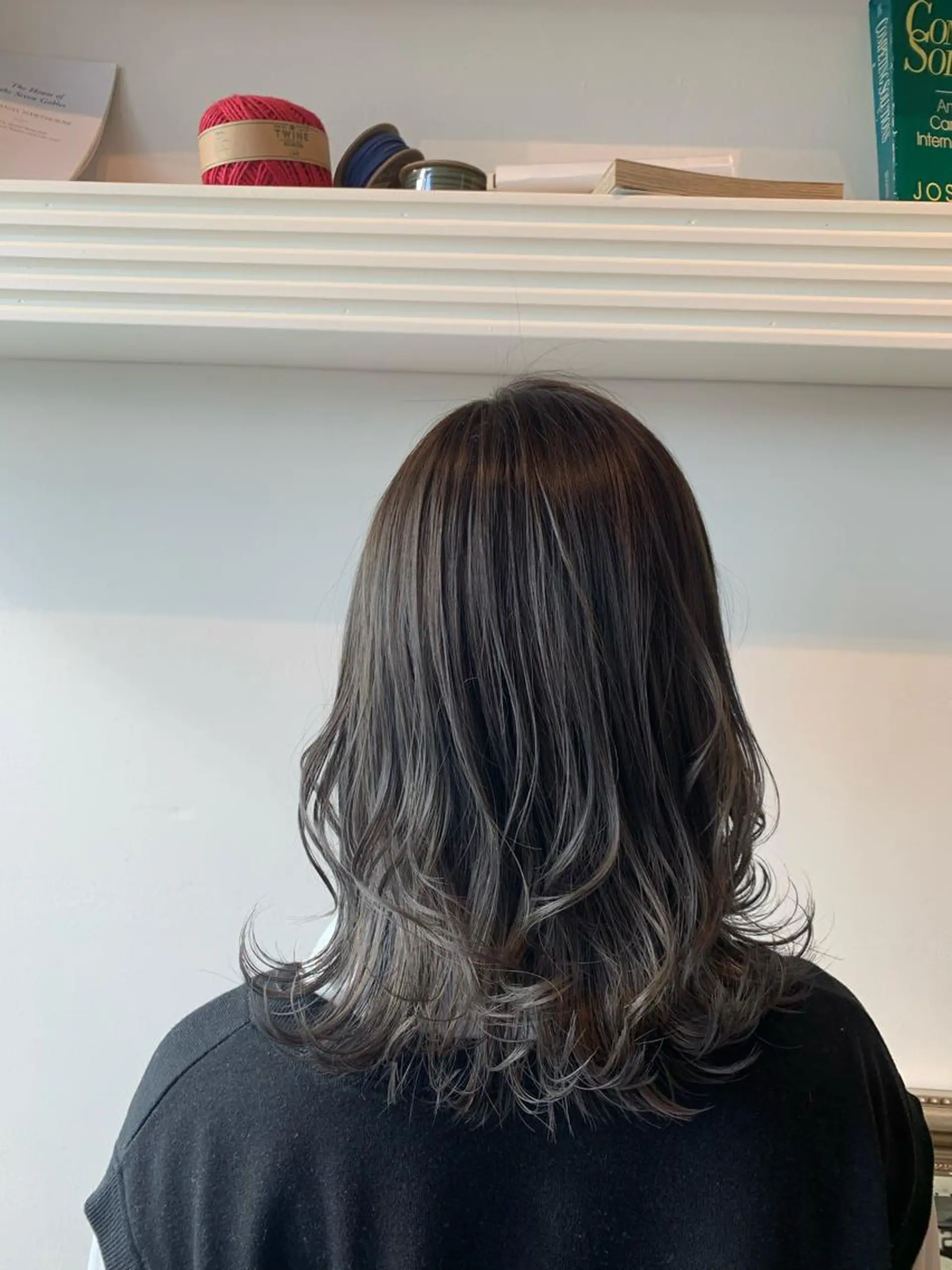 ミディアム アッシュ ヘアカラー トリートメント ヘッドスパ ヘアセット 山口 竣也のヘアスタイル