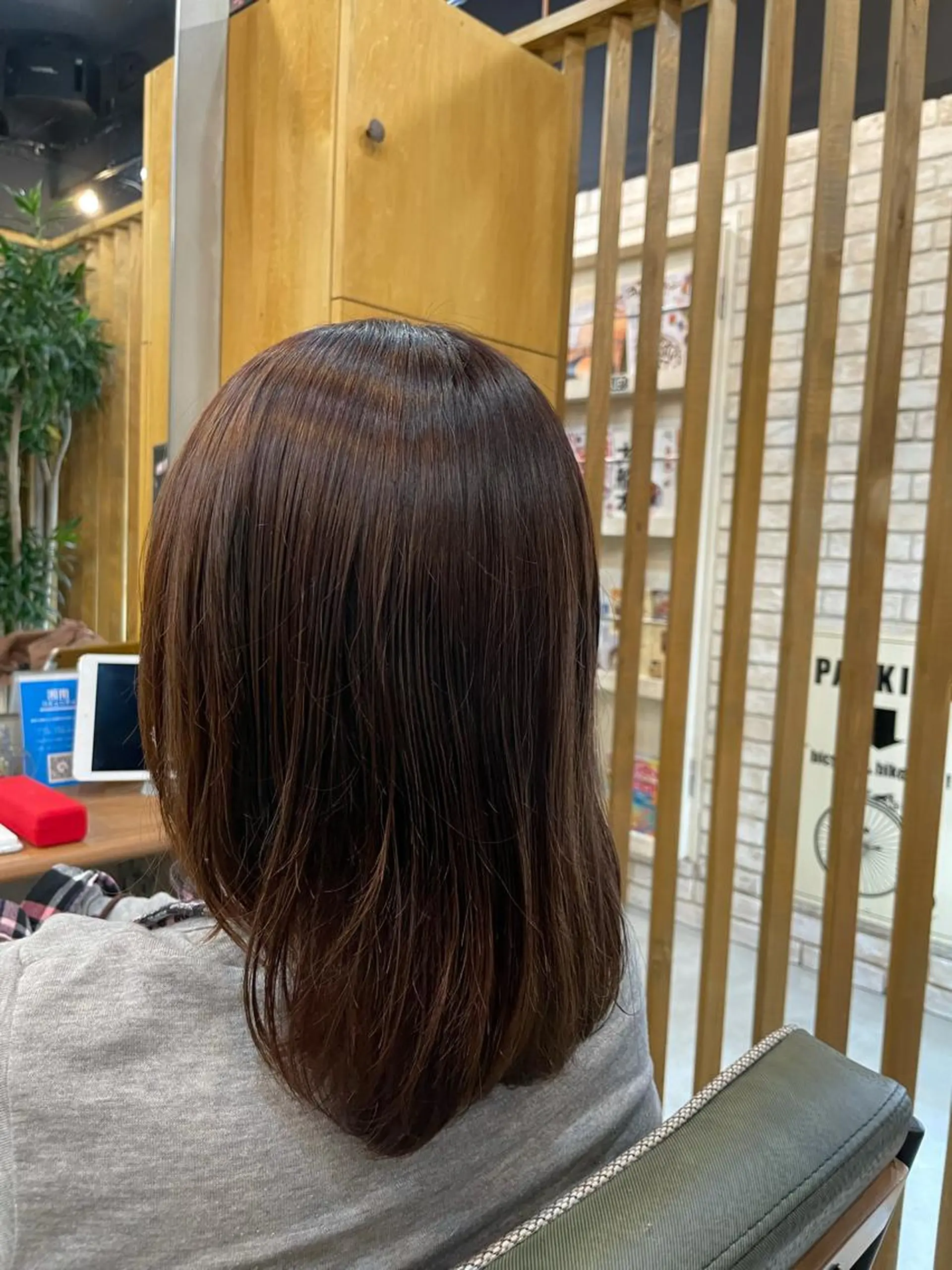 セミロング カラー グラデーションカラー ヘアカラー hairsalon Laugh-ter所属・荻田 佳菜子のヘアスタイル
