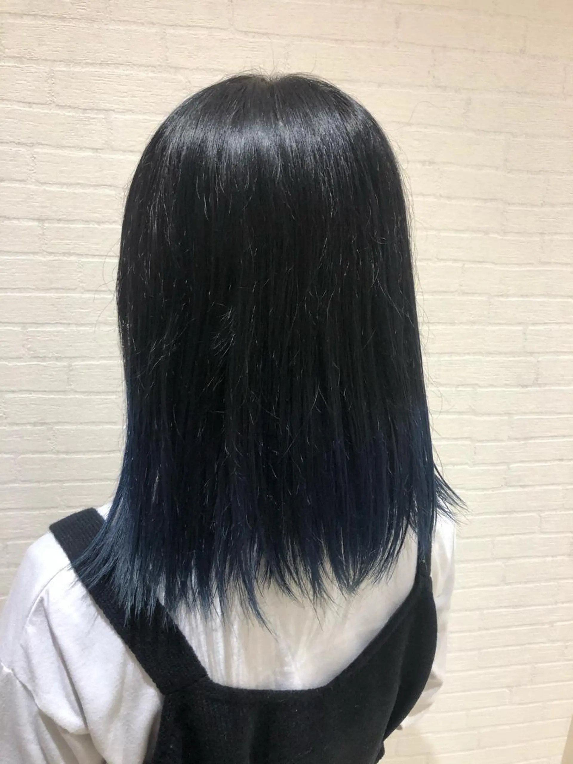 ミディアム カラー 岩永 梨玖のヘアスタイル