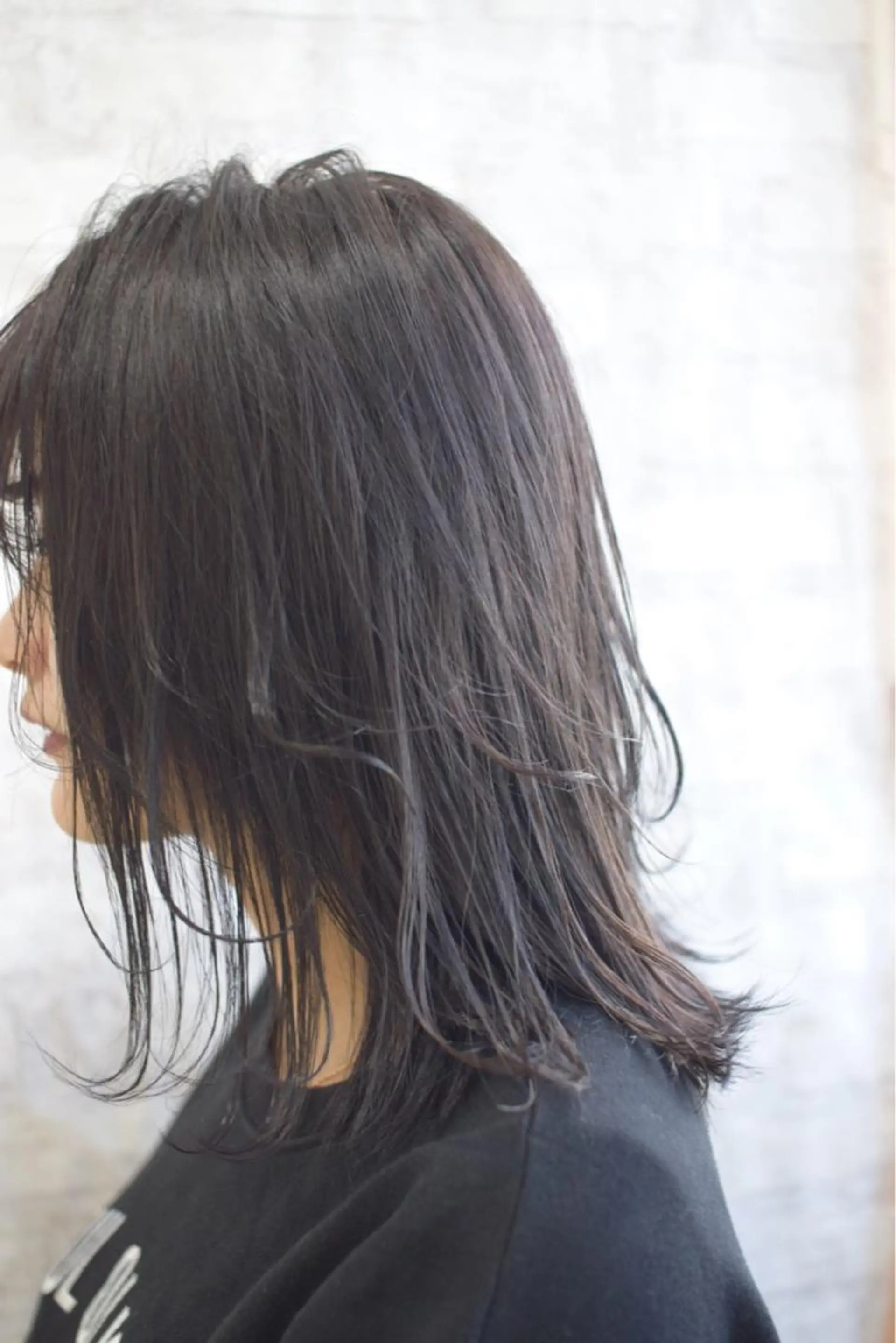 ミディアム カラー ダークグレー ハイトーンカラー RYUのヘアスタイル