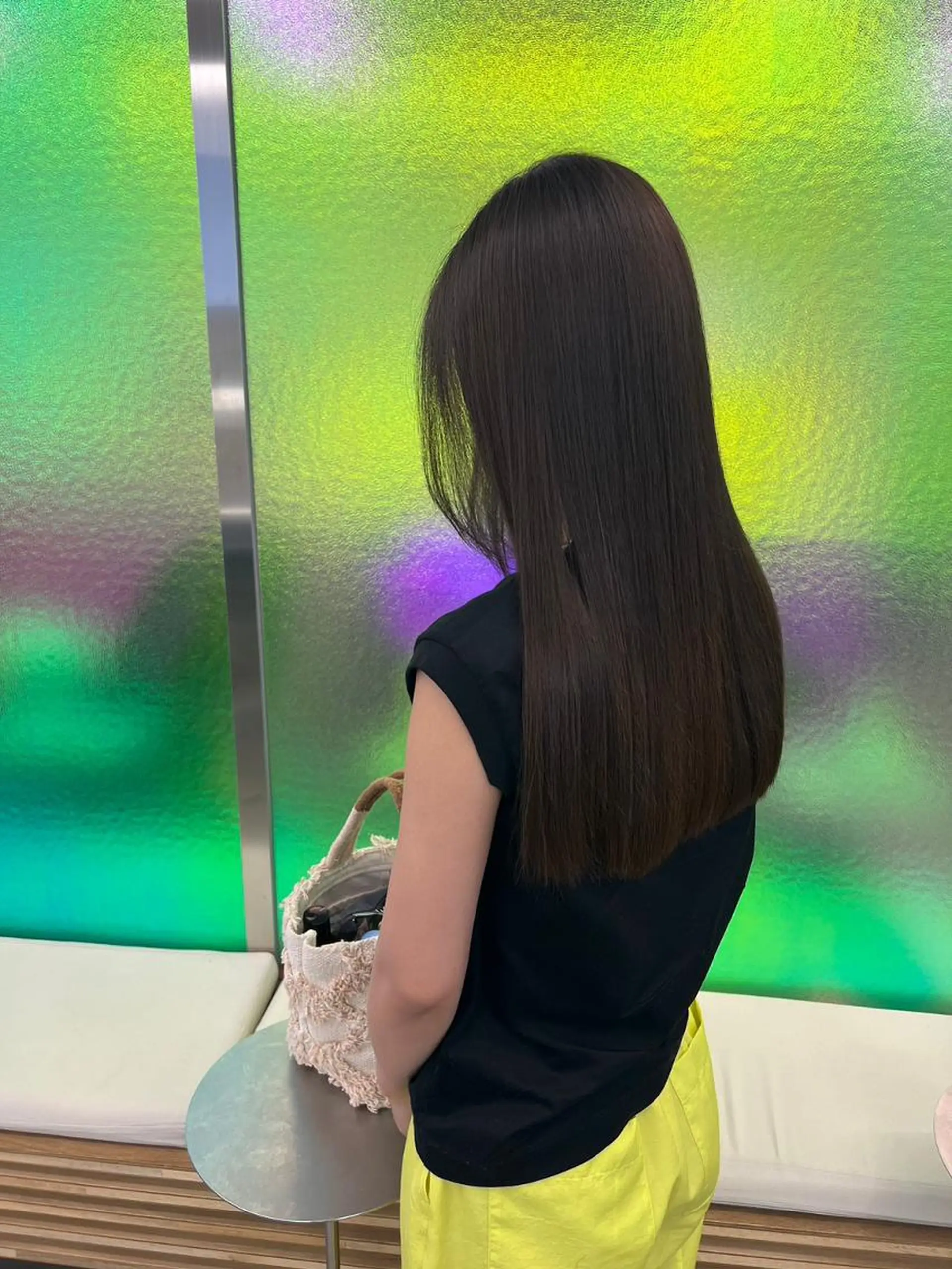 カラー パーマ ヘアアレンジ セミロング セミロングパーマ ベージュカラー ブリーチ ケアカラー イヤリングカラー カット ヘアカラー トリートメント ヘアケア特化型サロン newi 京橋のヘアスタイル
