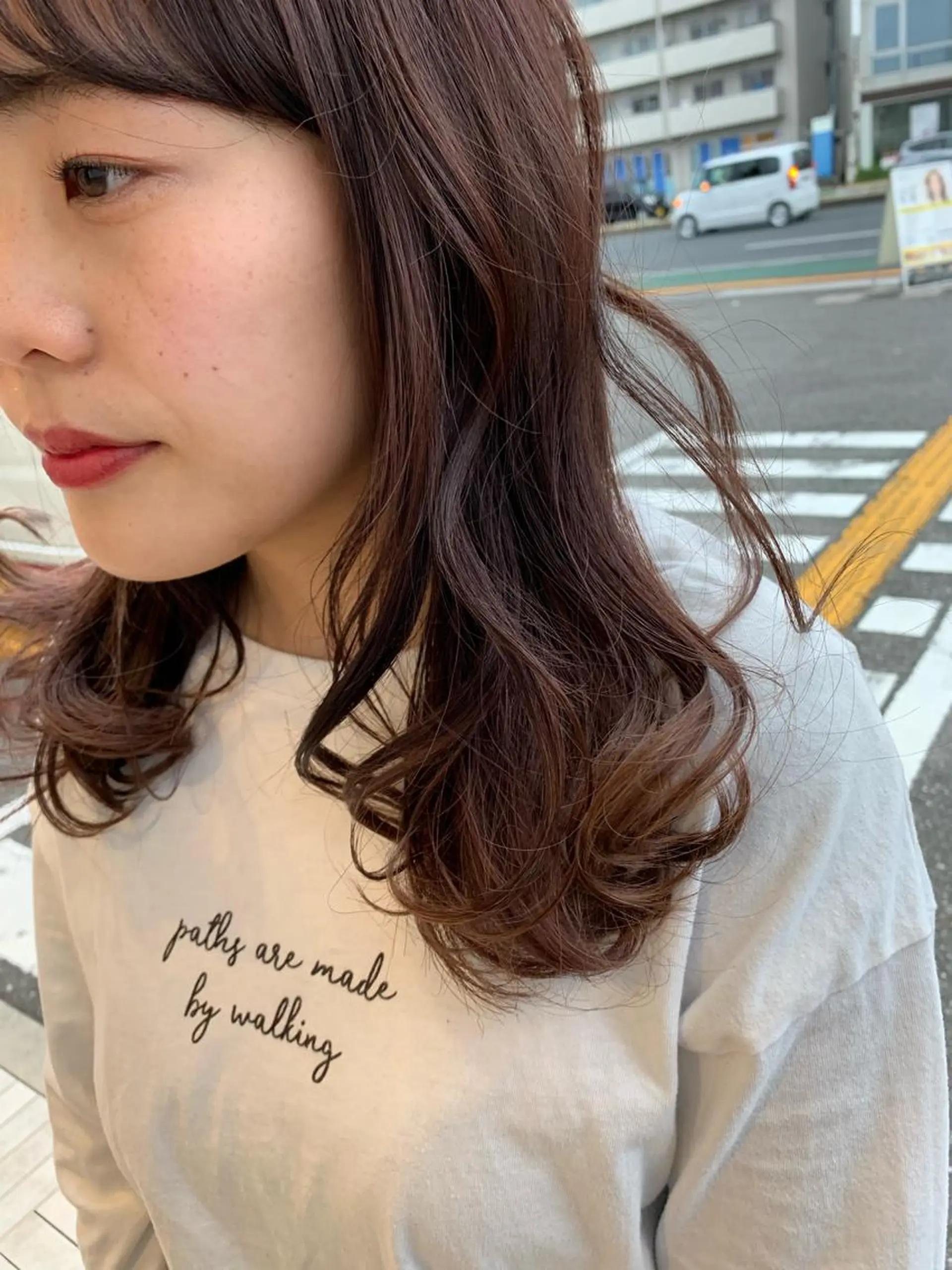 セミロング カラー ブラウンカラー レッドカラー レッドブラウン 畠山 華奈のヘアスタイル