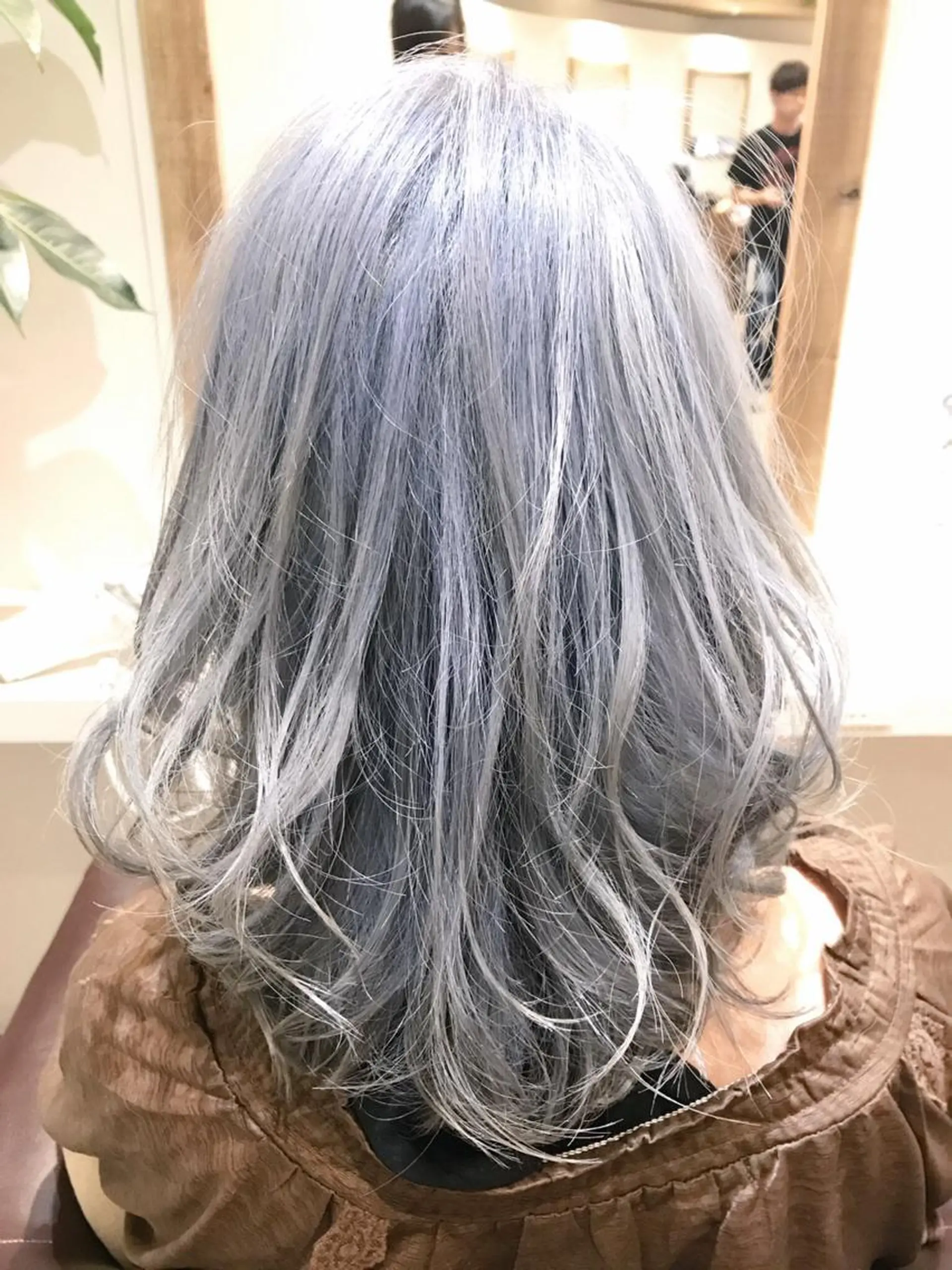 ミディアム カラー ブリーチ ブルーカラー ショート×カラー 🦊堀米早紀【荻窪】のマツエク・マツパデザイン