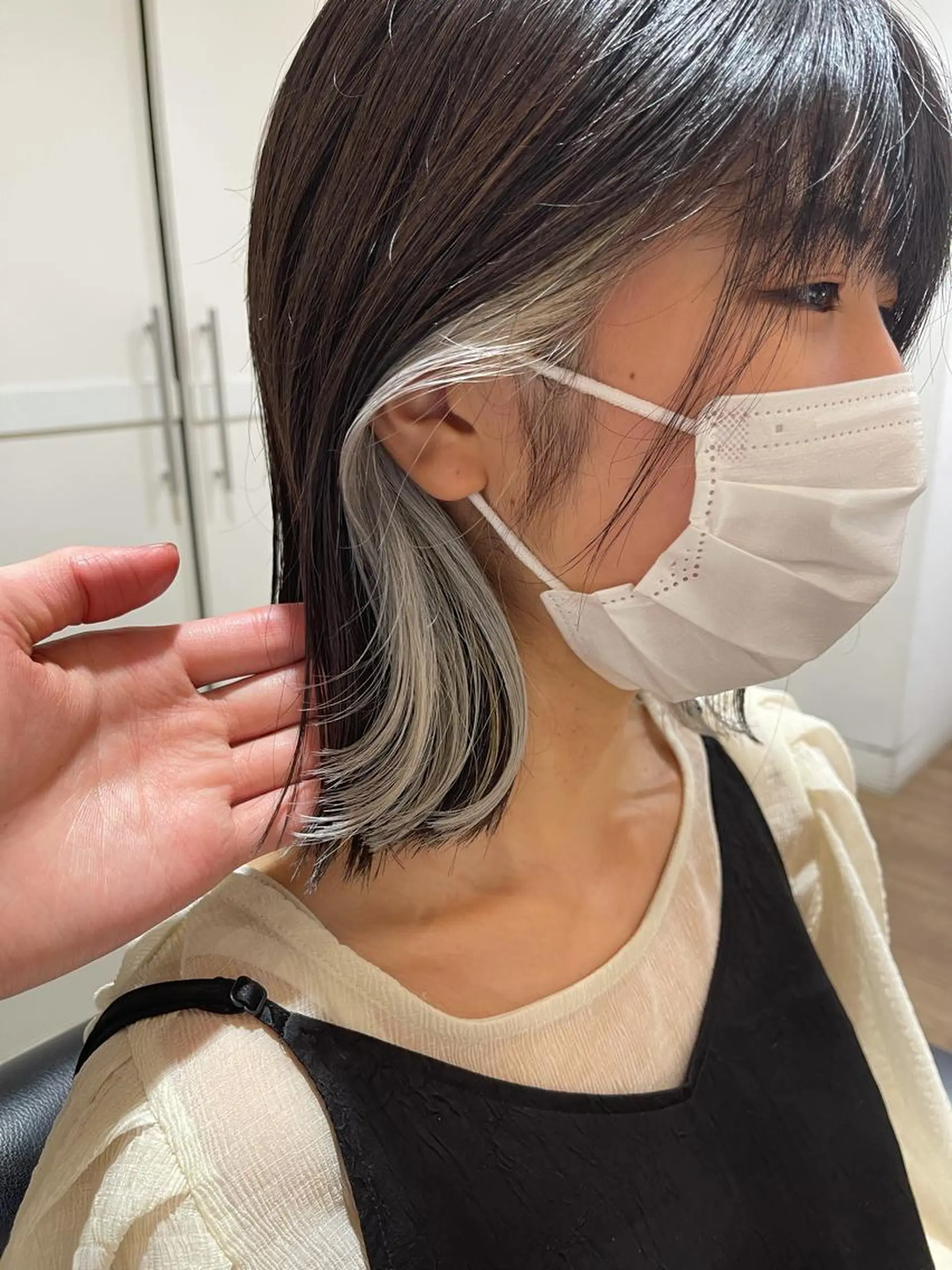 ミディアム カラー ブリーチ イヤリングカラー カット ヘアカラー トリートメント ヘアセット 社内1メンズ担当✨ 毛流れパーマ鈴木瑛也のヘアスタイル