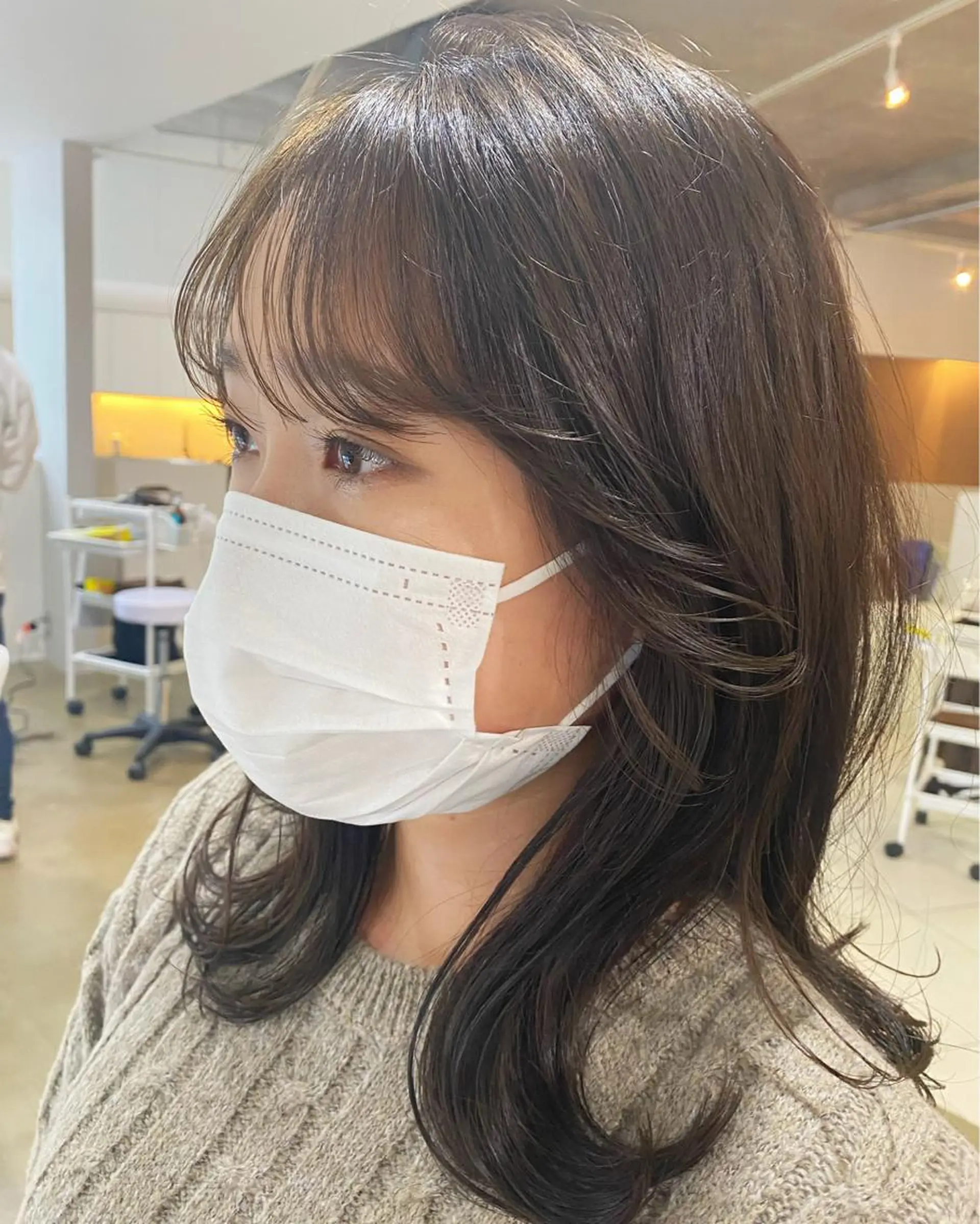 ミディアム 顔まわりレイヤー レイヤーカット I nagiのヘアスタイル