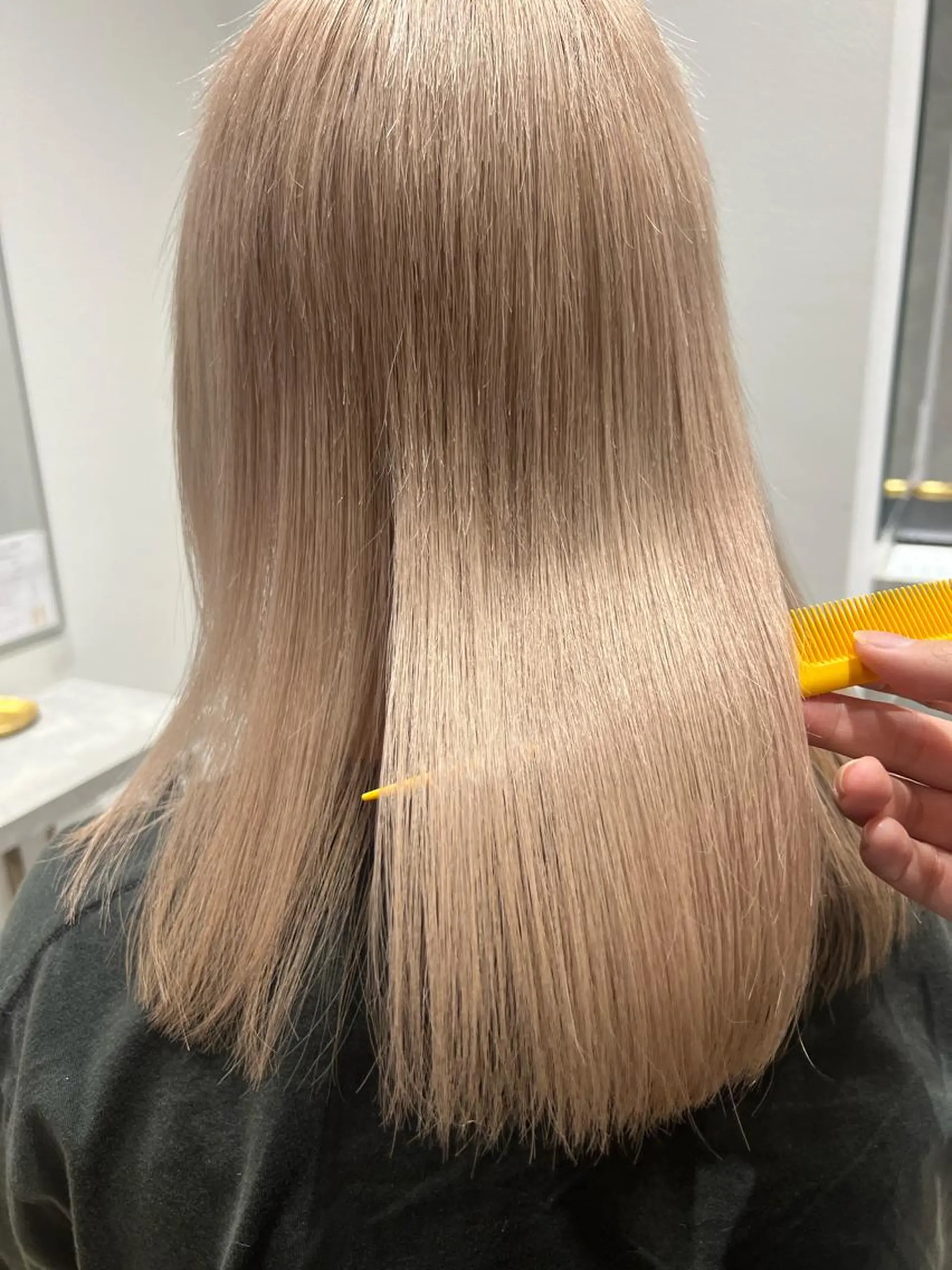 セミロング カット トリートメント AI TOKYO　S所属・mizuki 【韓国レイヤー】のヘアスタイル