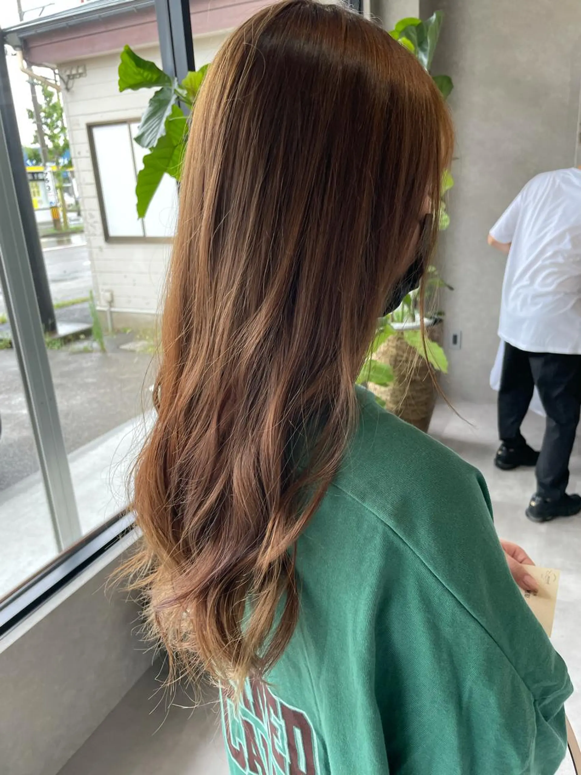 セミロング アッシュ カット ヘアカラー 河原 亮のヘアスタイル