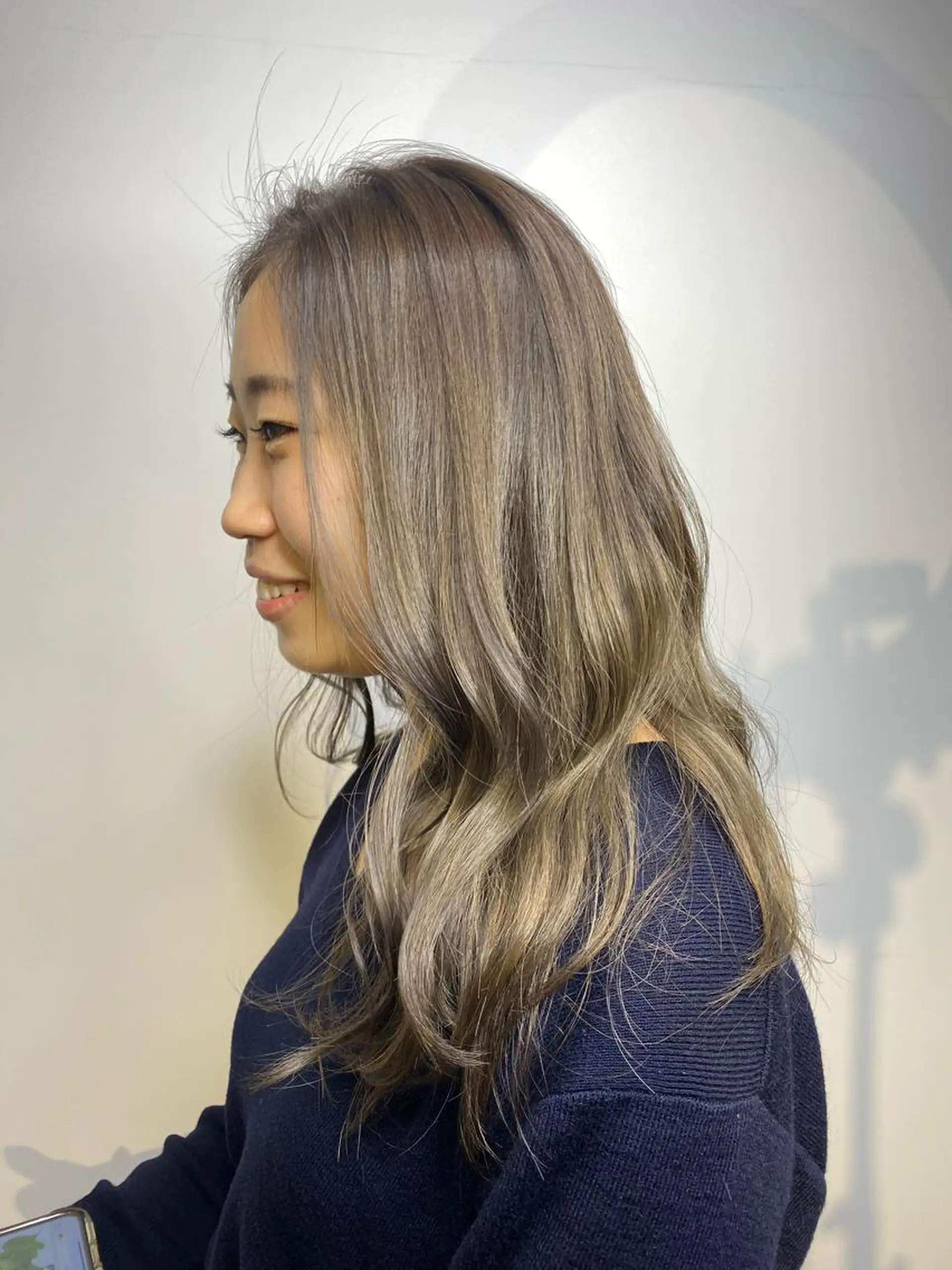 ロング カラー ブリーチ カット ヘアカラー トリートメント ikeda shioriのヘアスタイル