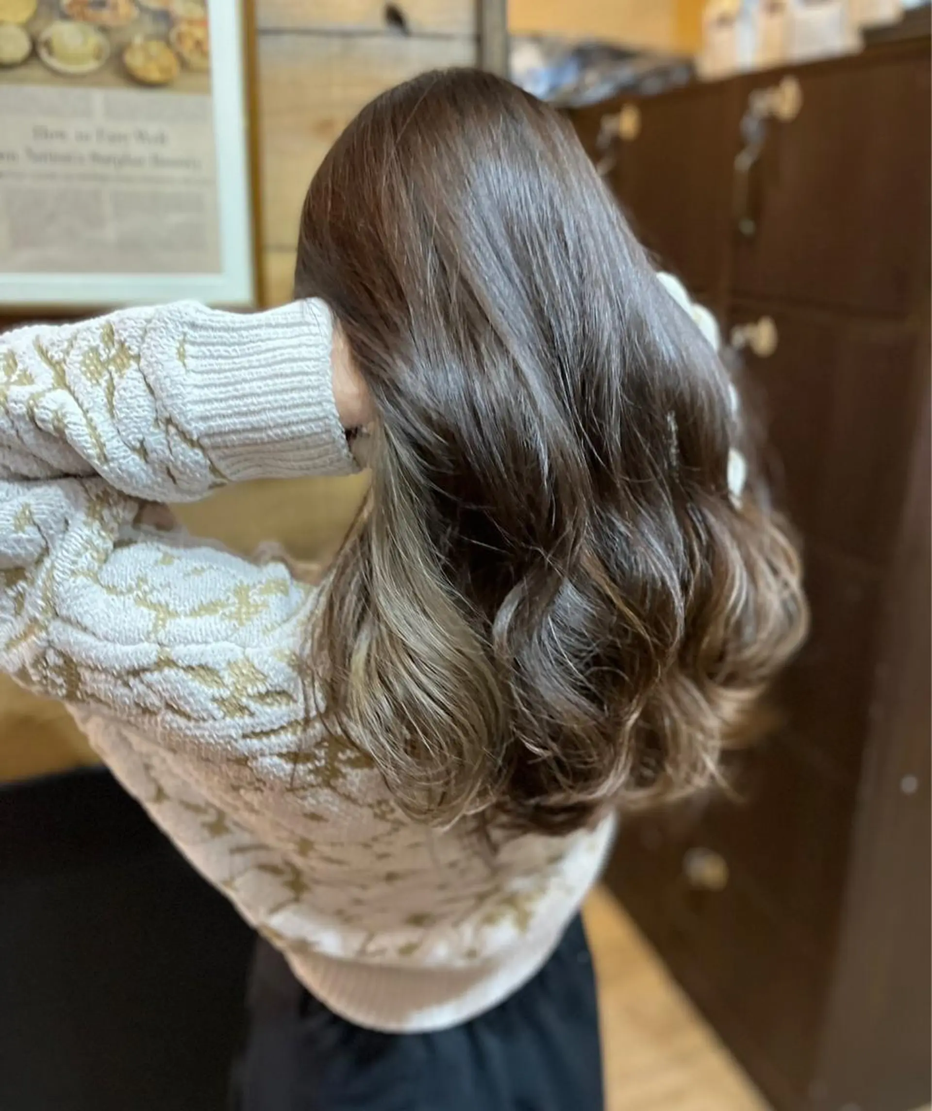 ロング カラー アッシュ ベージュカラー イヤリングカラー ヘアカラー SHIAN 八王子👼鬼塚さやかのヘアスタイル