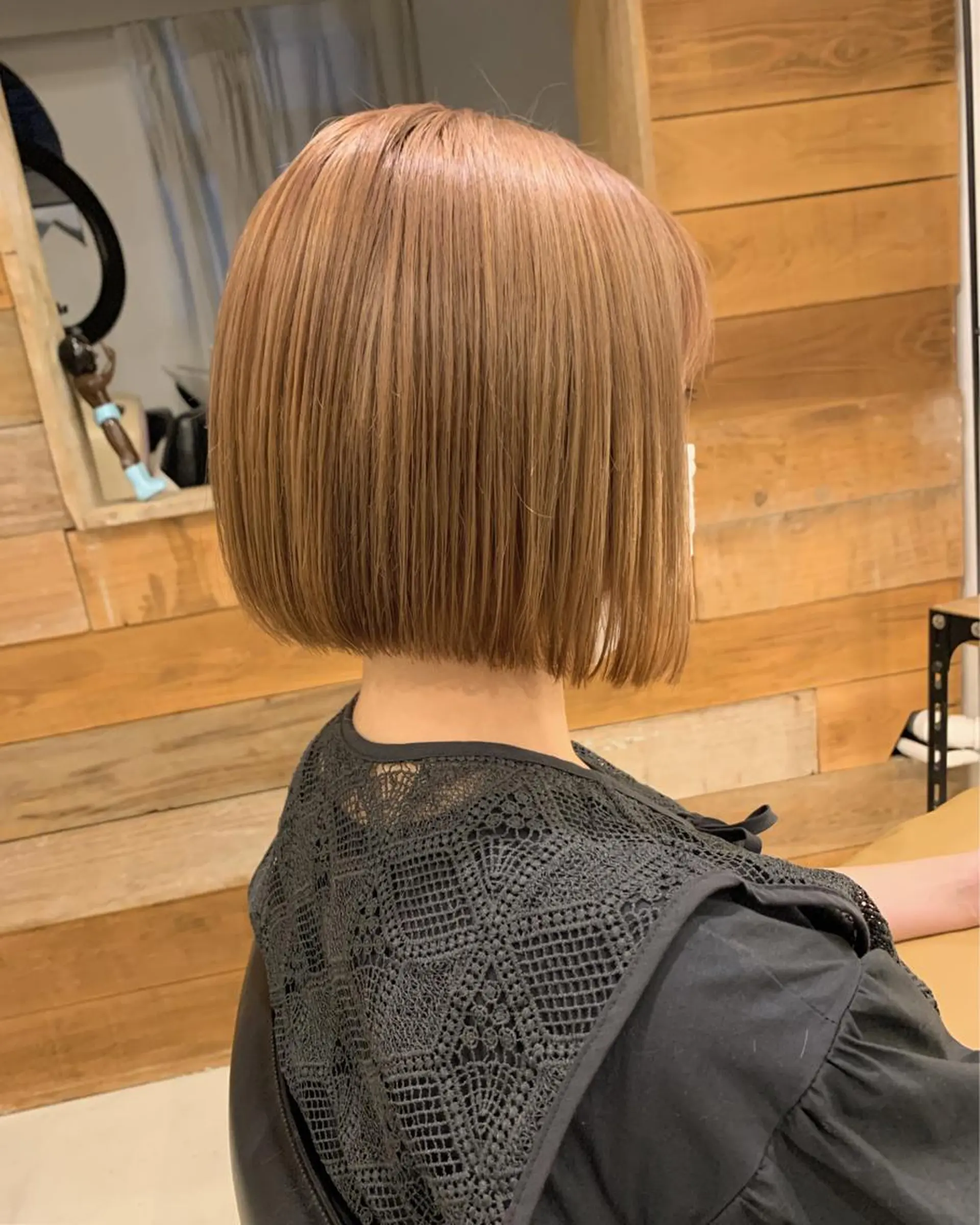 ミディアム ヘアカラー トリートメント ブリーチ/ウルフ ハッシュカット/石山のヘアスタイル