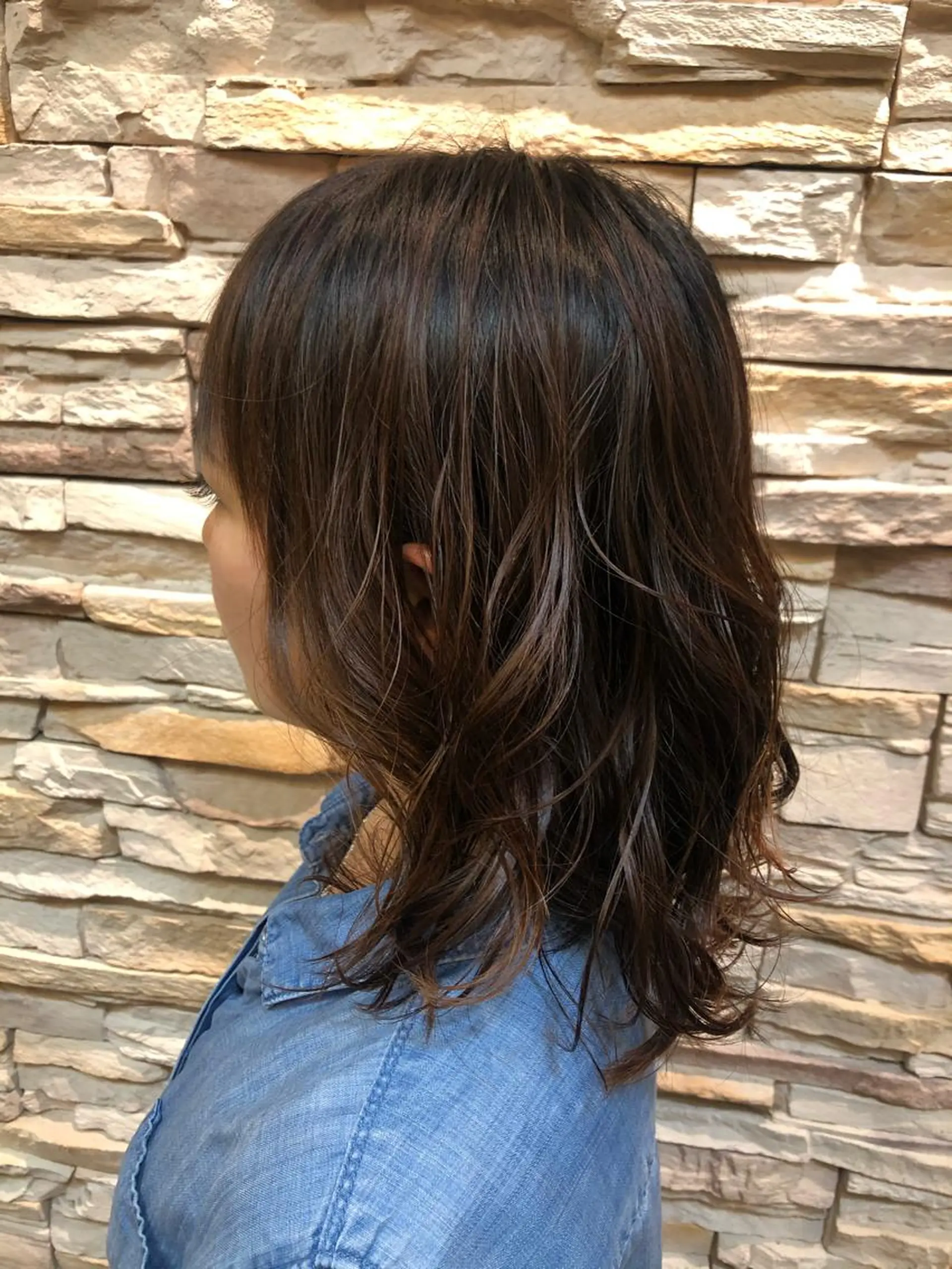 ミディアム 本多 美羽のヘアスタイル