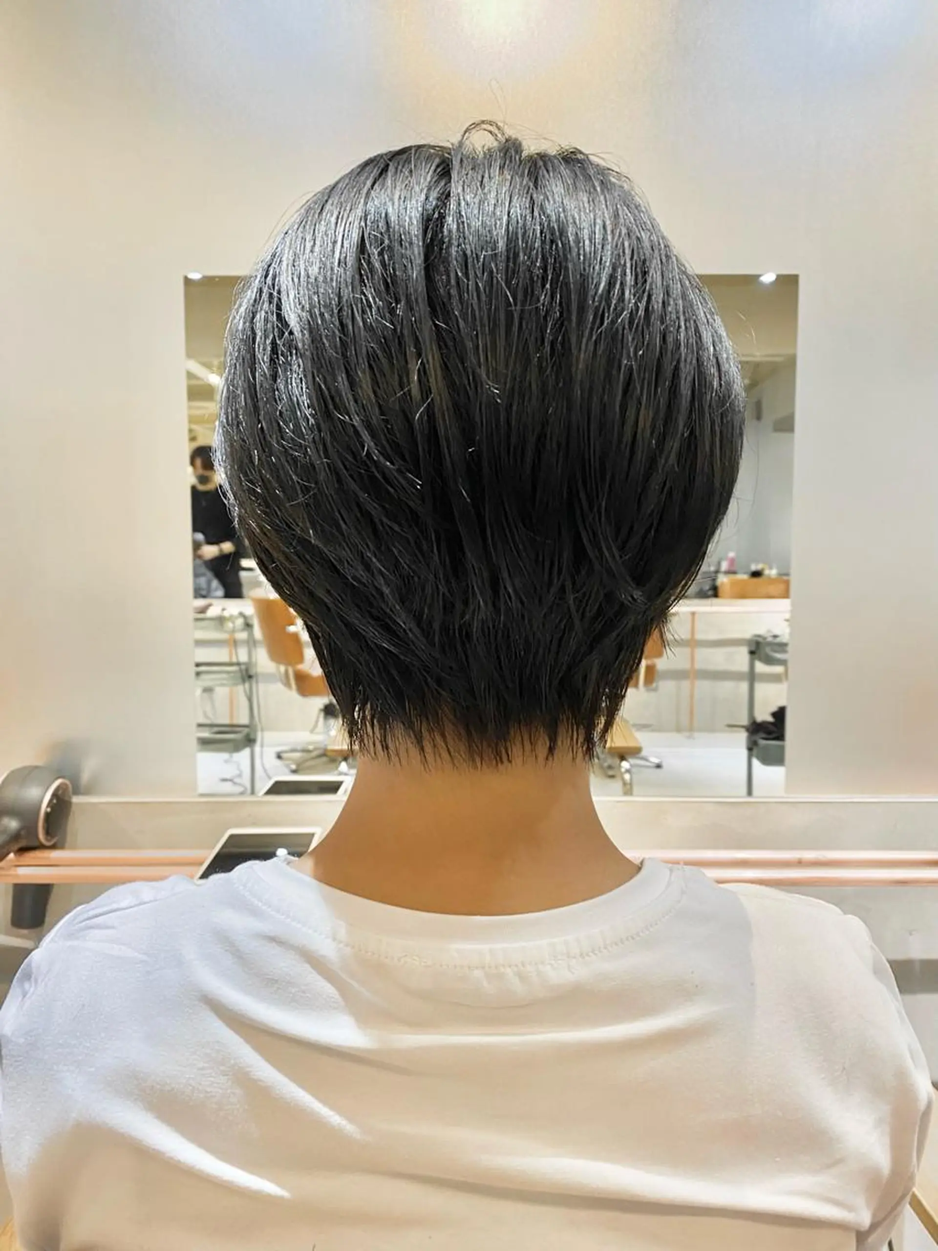 ショート カラー 黒髪 ブルーカラー ブルーブラック 透明感カラー ショートヘア ヘアカラー トリートメント Masena所属・Director 🌈中川慎之介のヘアスタイル