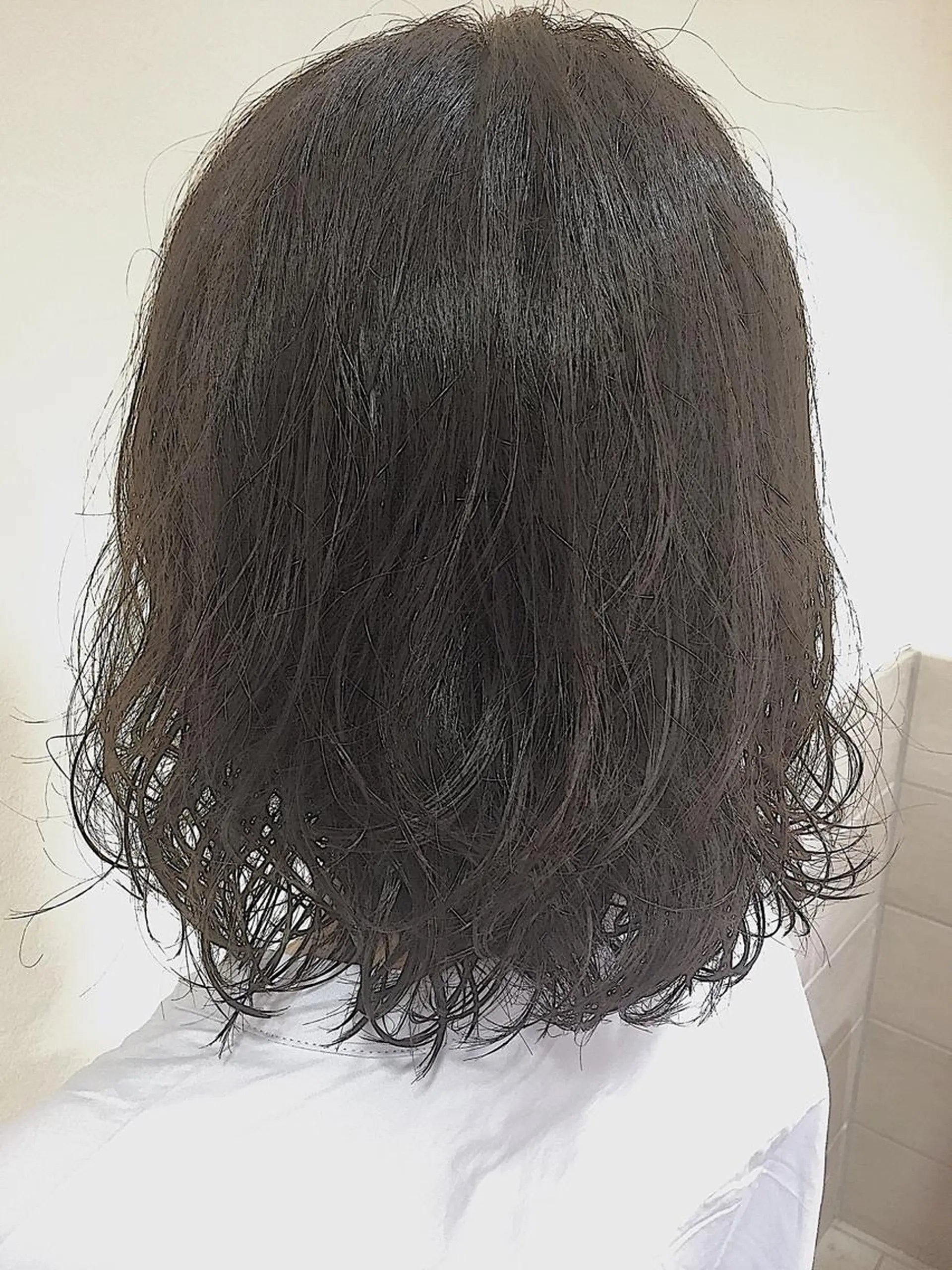 ミディアム カラー パーマ ヘアアレンジ ミディアムパーマ アッシュ ダークアッシュ 可愛いを作る神 ナオヒロのヘアスタイル