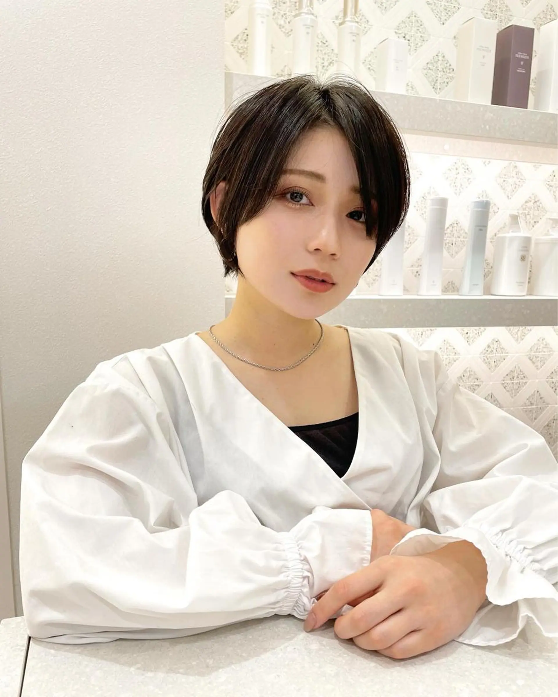 ショート カラー ショートボブ ショートレイヤー ハンサムショート 丸みショート ボブ 木原良 (キハラ リョウ)のヘアスタイル