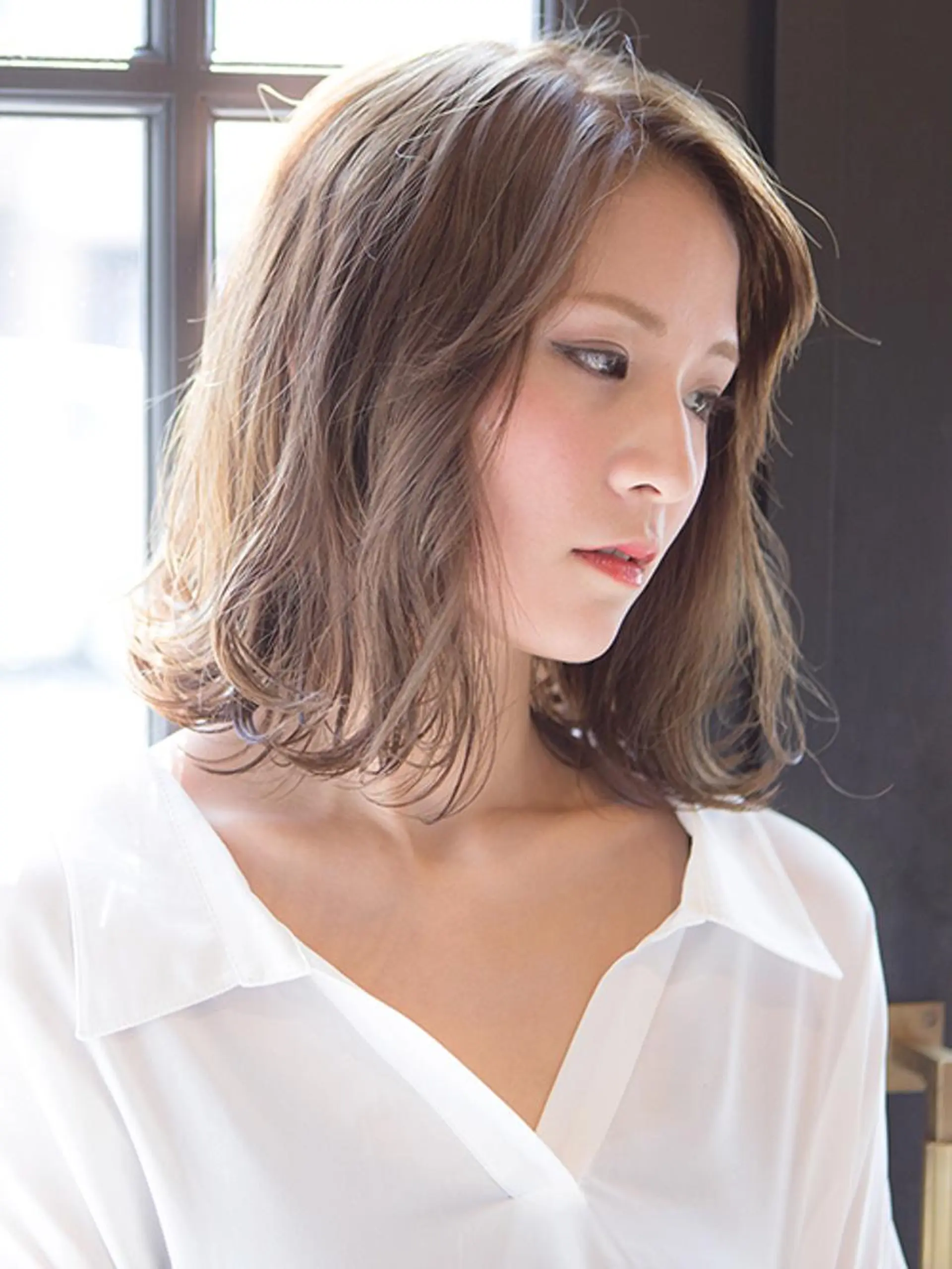 ミディアム ヘアカラー KAJI MANAMIのヘアスタイル