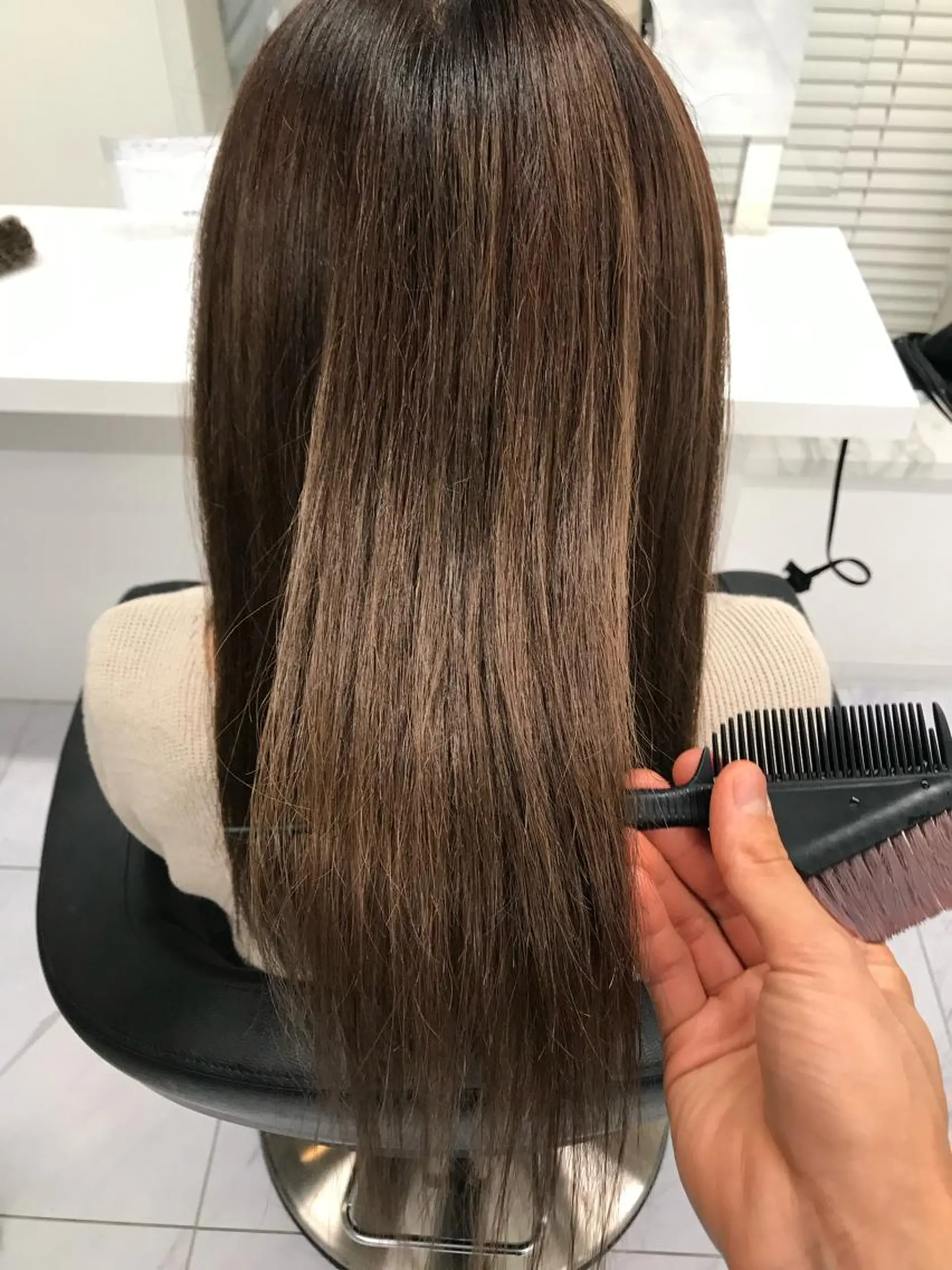 セミロング カラー トリートメント ブリーチ縮毛矯正 ／髪質改善／KEIのヘアスタイル