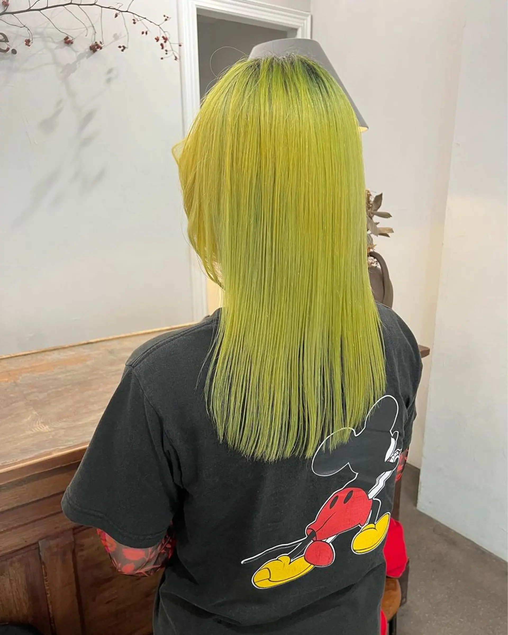 ミディアム カラー ブリーチ イエローカラー カット ヘアカラー 千葉 郁也のヘアスタイル