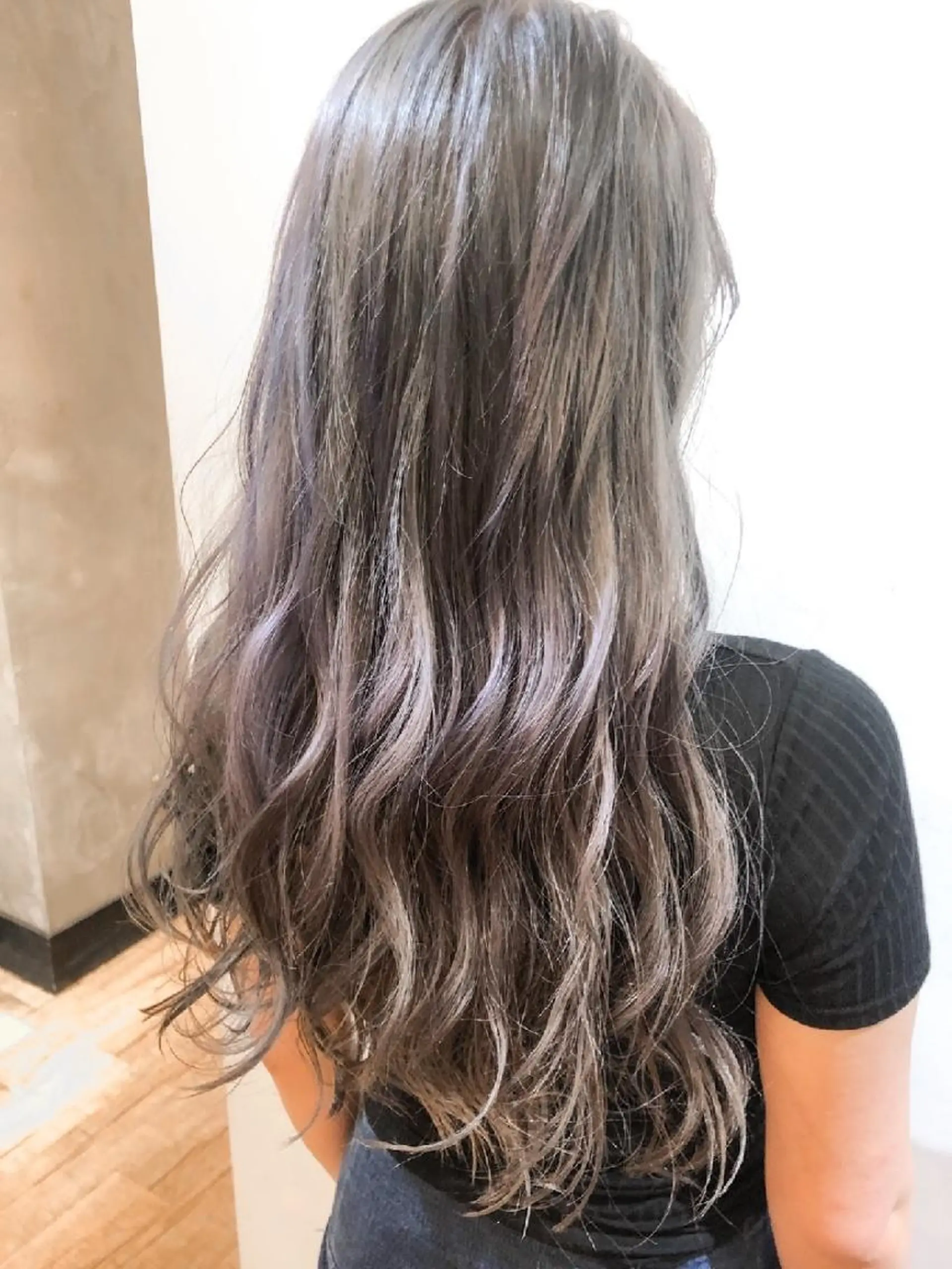 ロング カラー アッシュ ラベンダーカラー ラベンダーアッシュ カット ヘアカラー トリートメント ヘアセット lana hair 新宿 髪質改善トリートメント 新宿三丁目 【ラナヘアー】所属・新宿メンズパーマ TAKEメンズカットのヘアスタイル