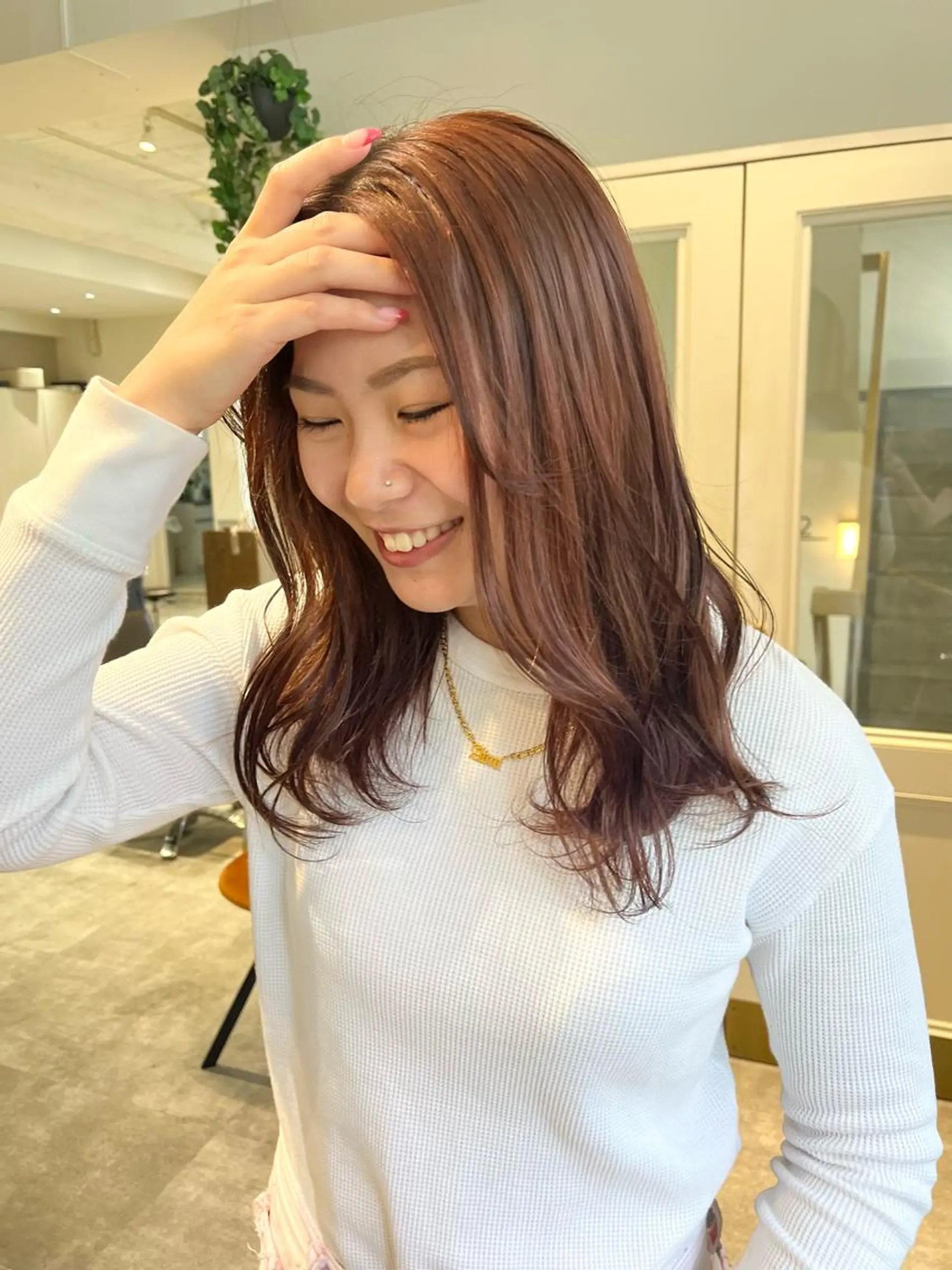 セミロング カラー ヘアカラー SIKI yuuna モテ韓国ヘア☁️のヘアスタイル