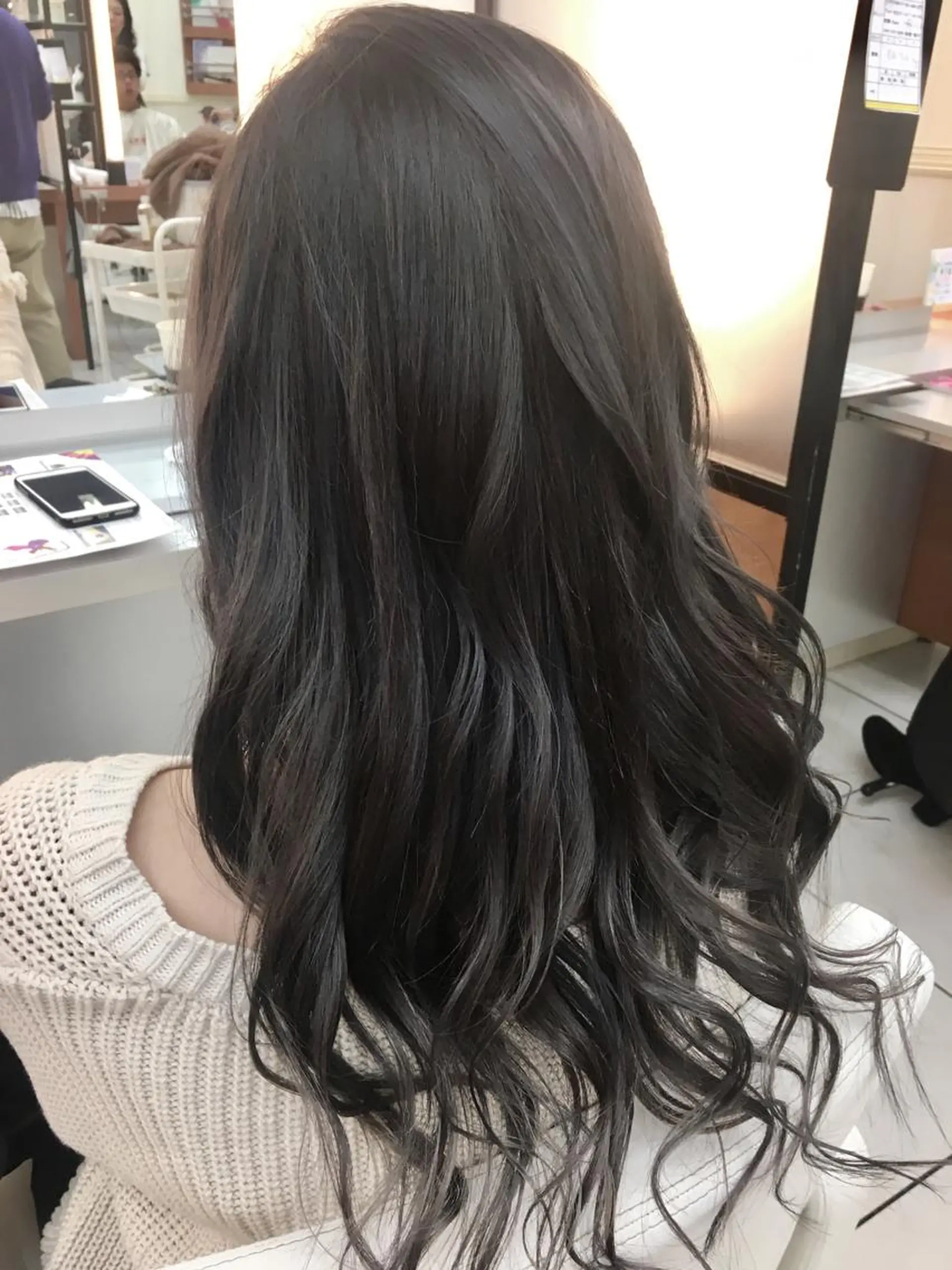 カラー グレージュ イルミナカラー 縮毛矯正 N° jillva ♦️川端裕司♦️のヘアスタイル