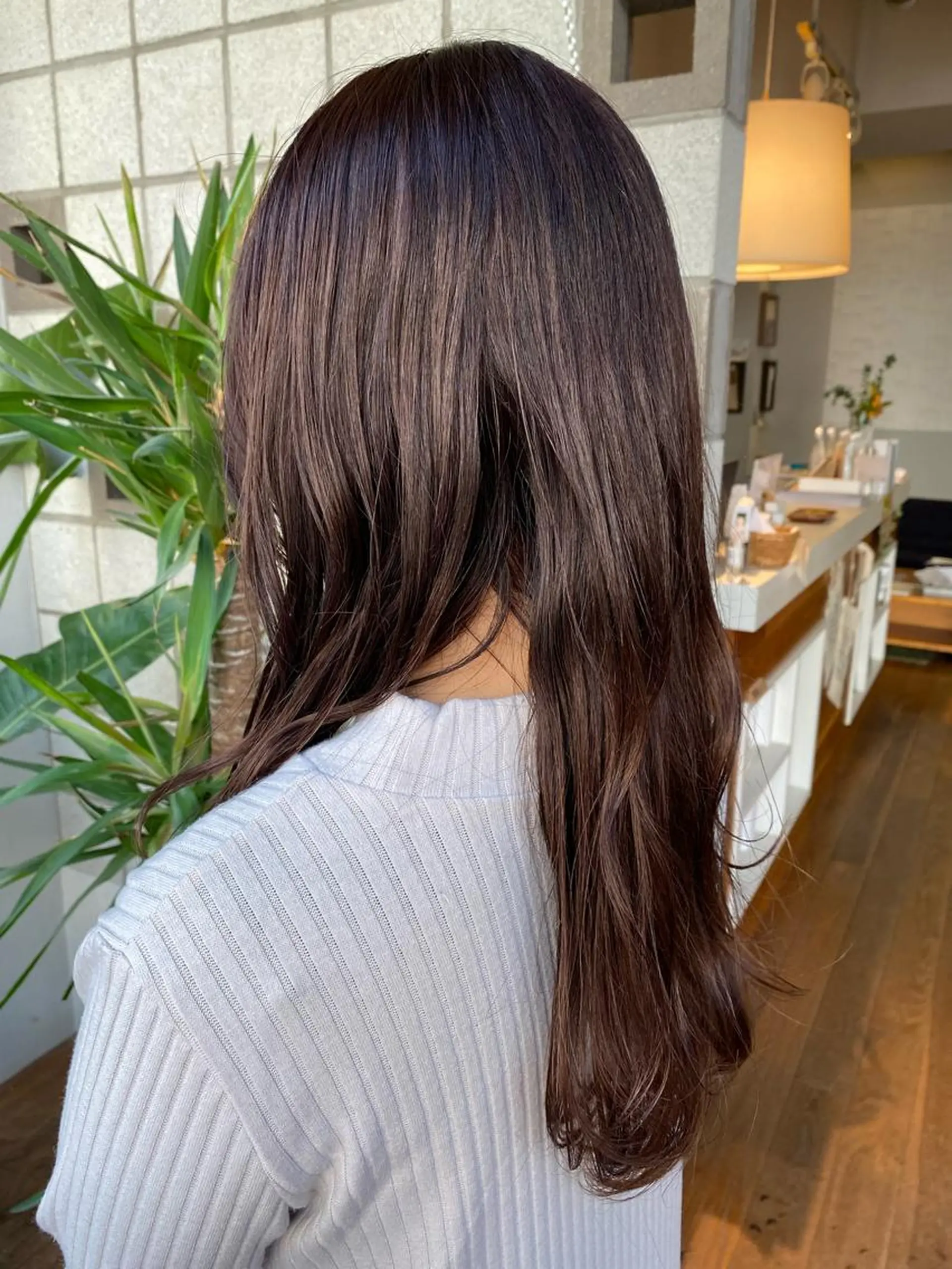 ロング カラー カット ヘアカラー 塩澤 榛奈のヘアスタイル