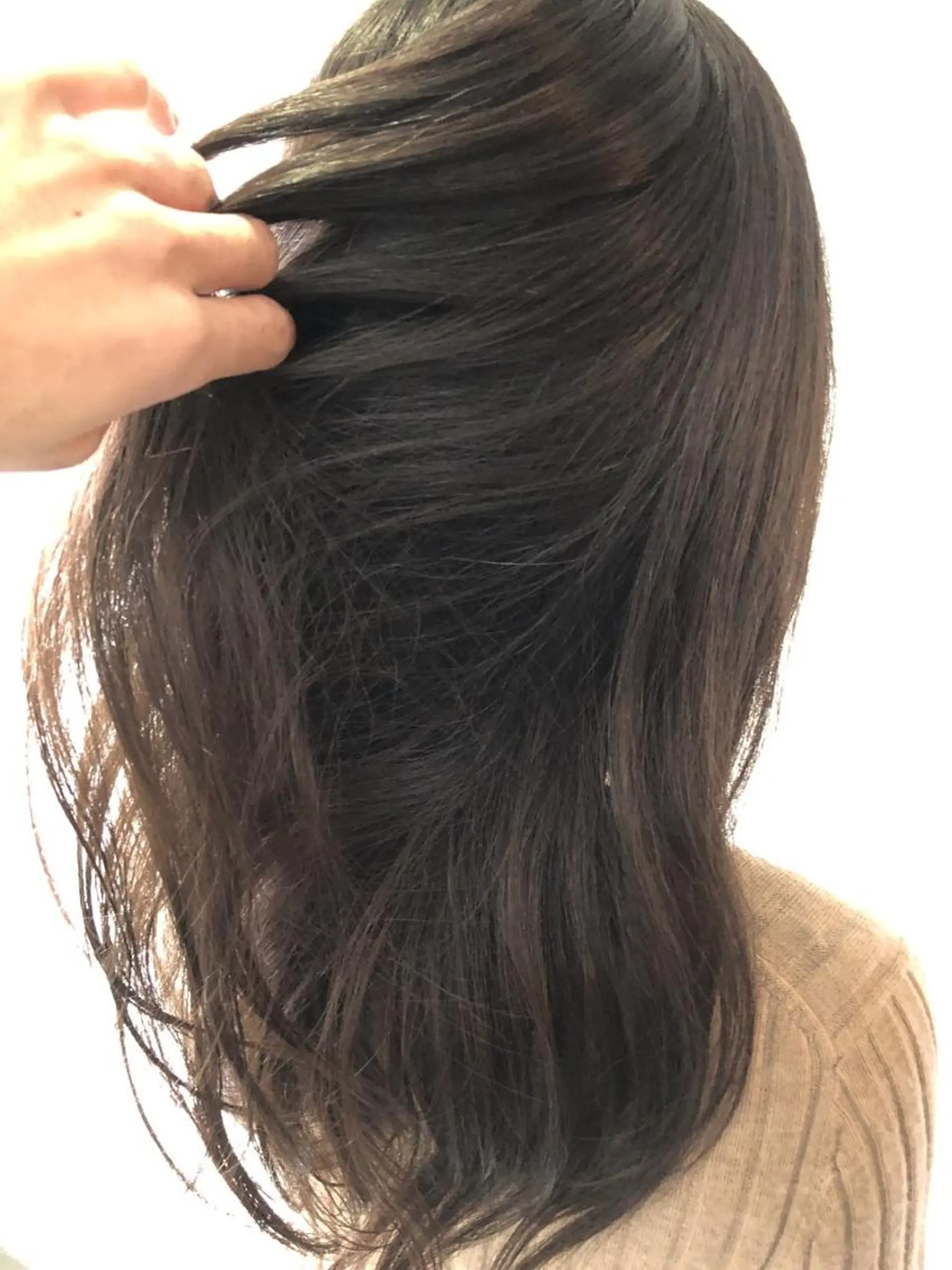 ロング カラー アッシュ ベージュカラー 透明感カラー ロング カット ヘアカラー トリートメント ✨terra✨佐伯 晋吾のヘアスタイル