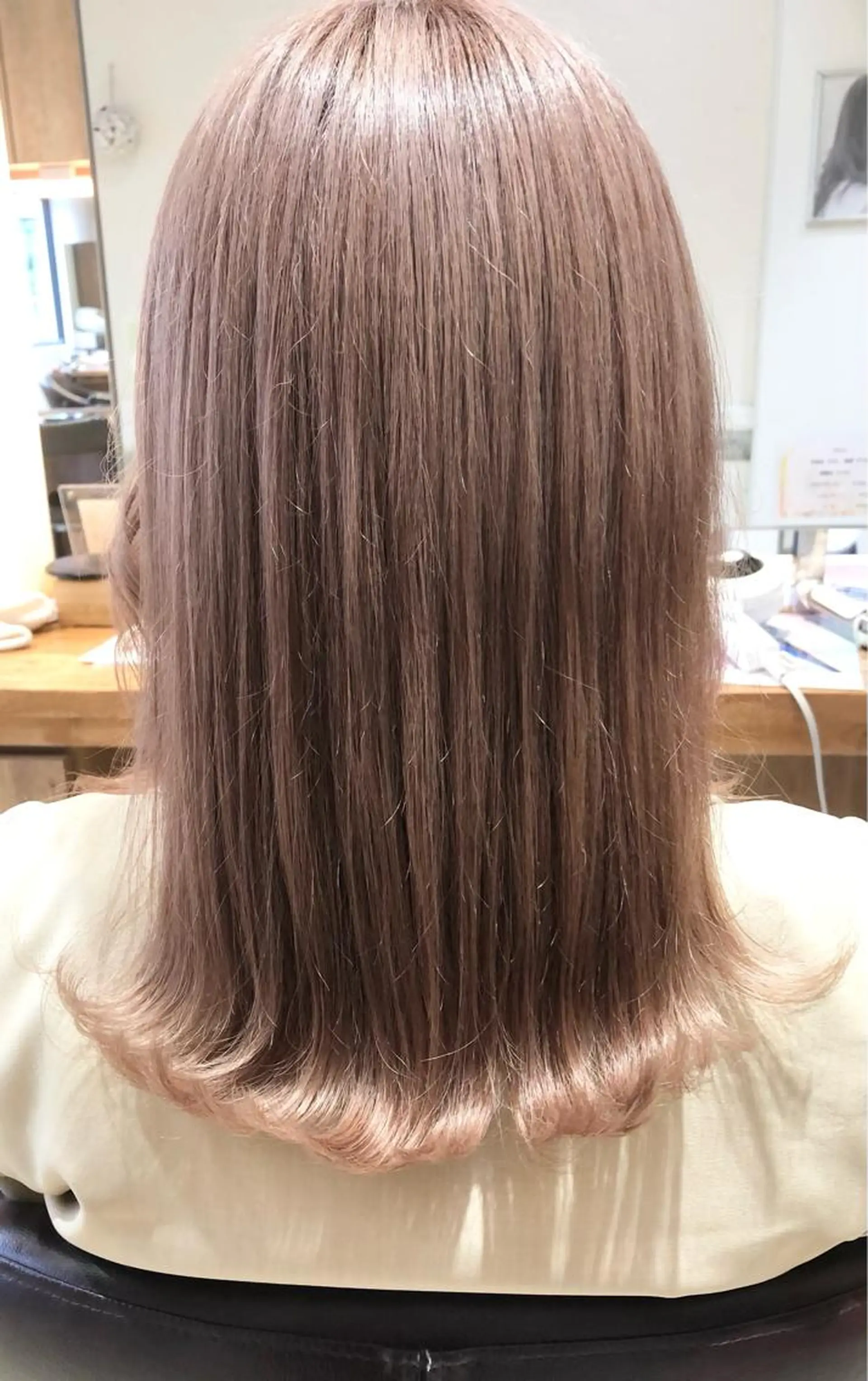 ミディアム カラー 奥山 沙季(大井町)のヘアスタイル