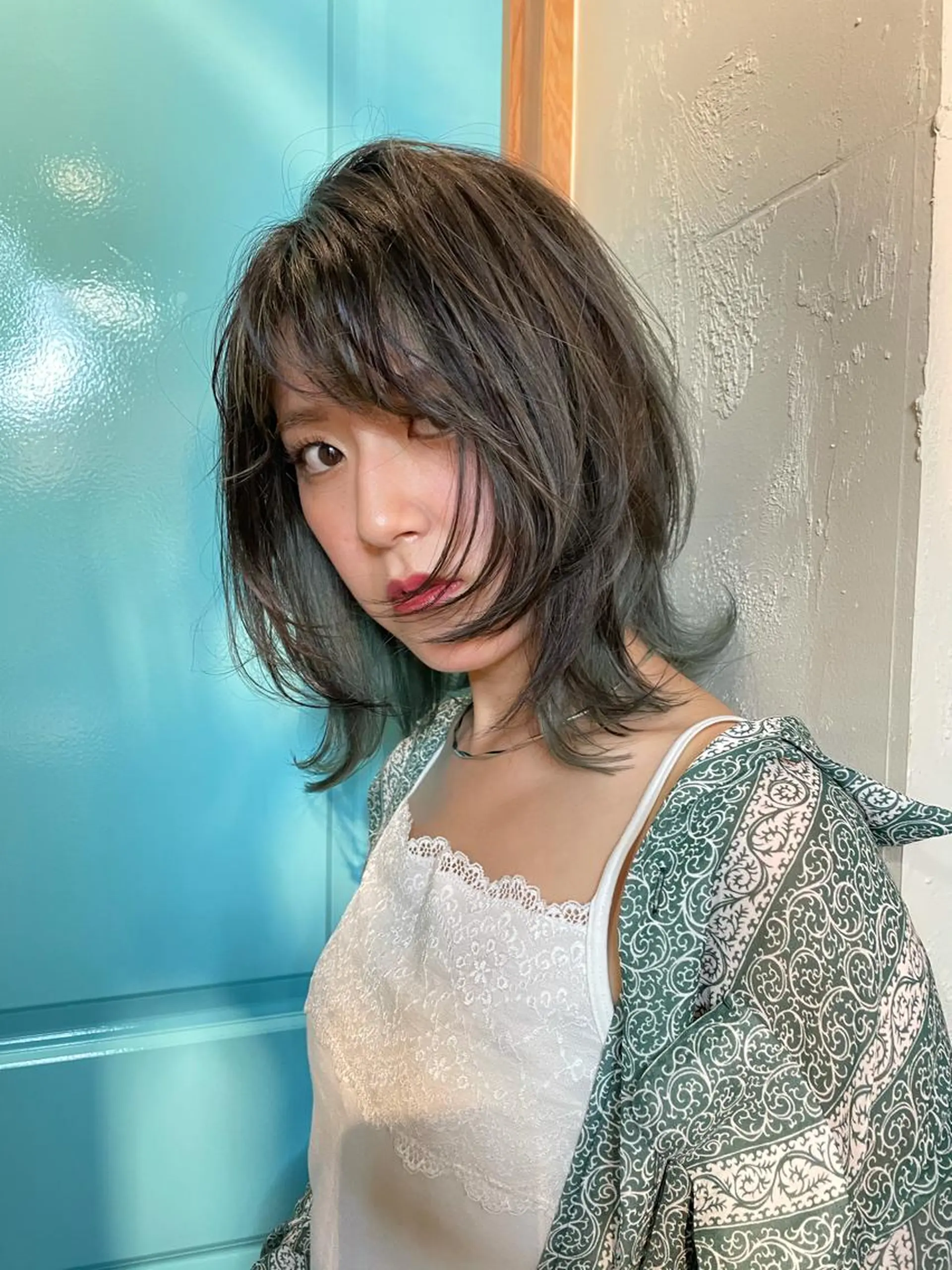 ミディアム カラー カット ヘアカラー トリートメント ショート/レイヤー/ ボブ/縮毛矯正のヘアスタイル