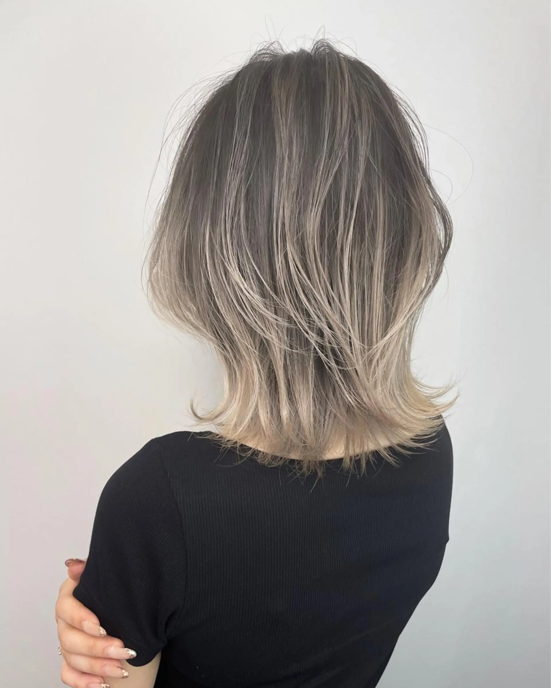 ミディアム カラー シールエクステ バレイヤージュ ミストバング ブリーチ ダブルカラー ヘアカラー 【KIRA 代表】 TATSUYAのヘアスタイル