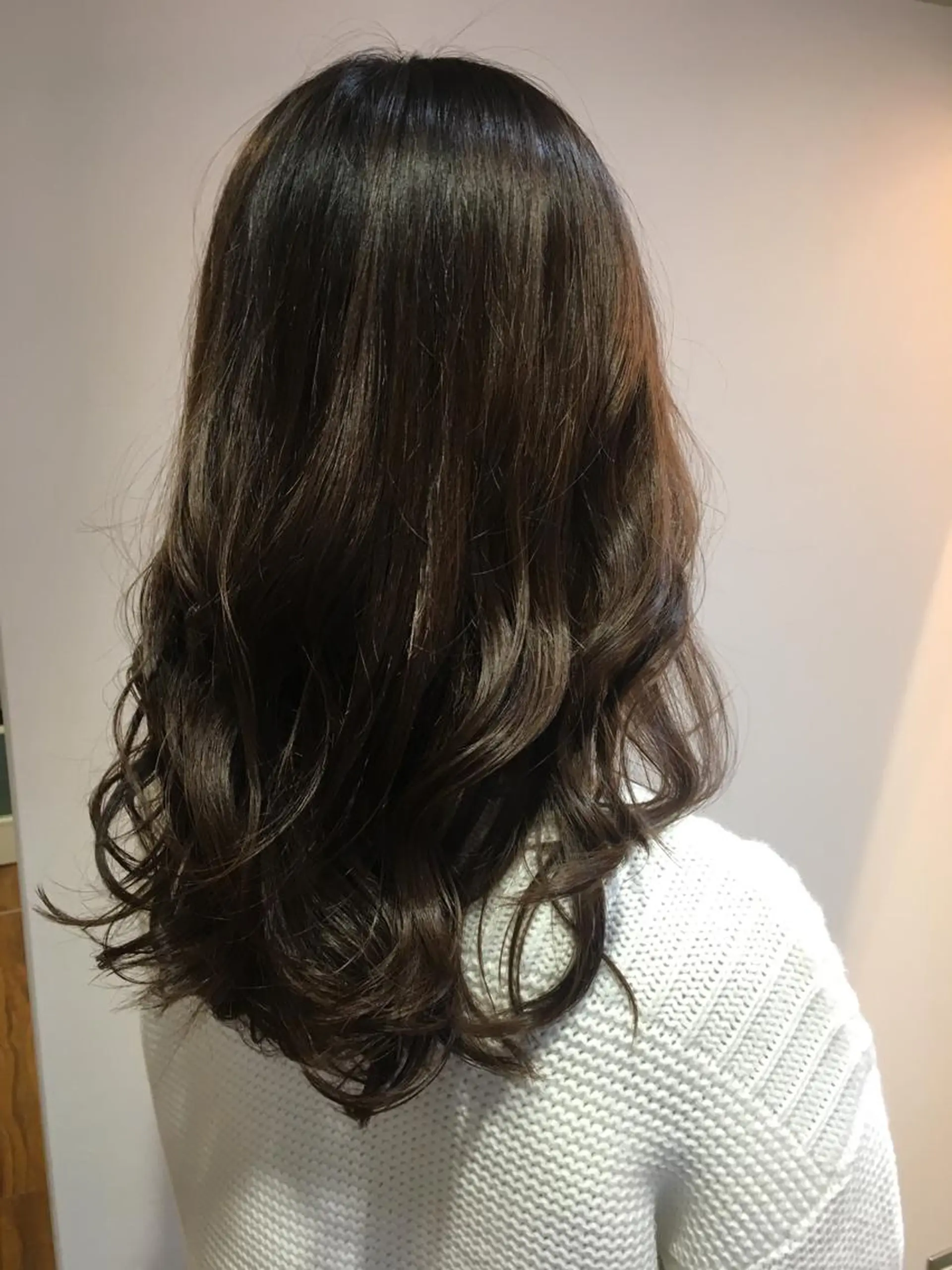 セミロング アッシュ カット ヘアカラー トリートメント BLANC所属・黒崎 伸治のヘアスタイル