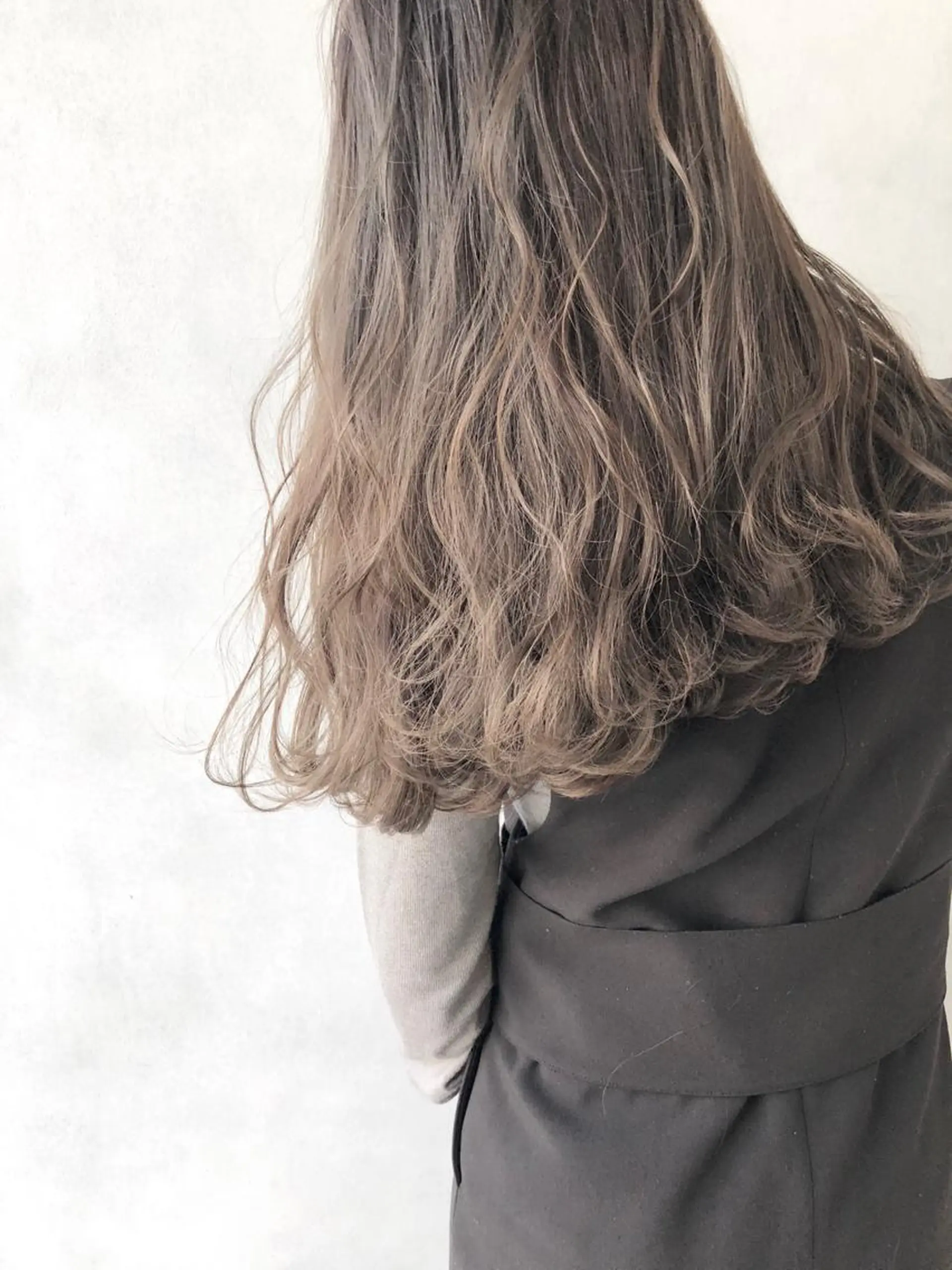 セミロング ハイライト 小澤大輔 YOLO hairのヘアスタイル