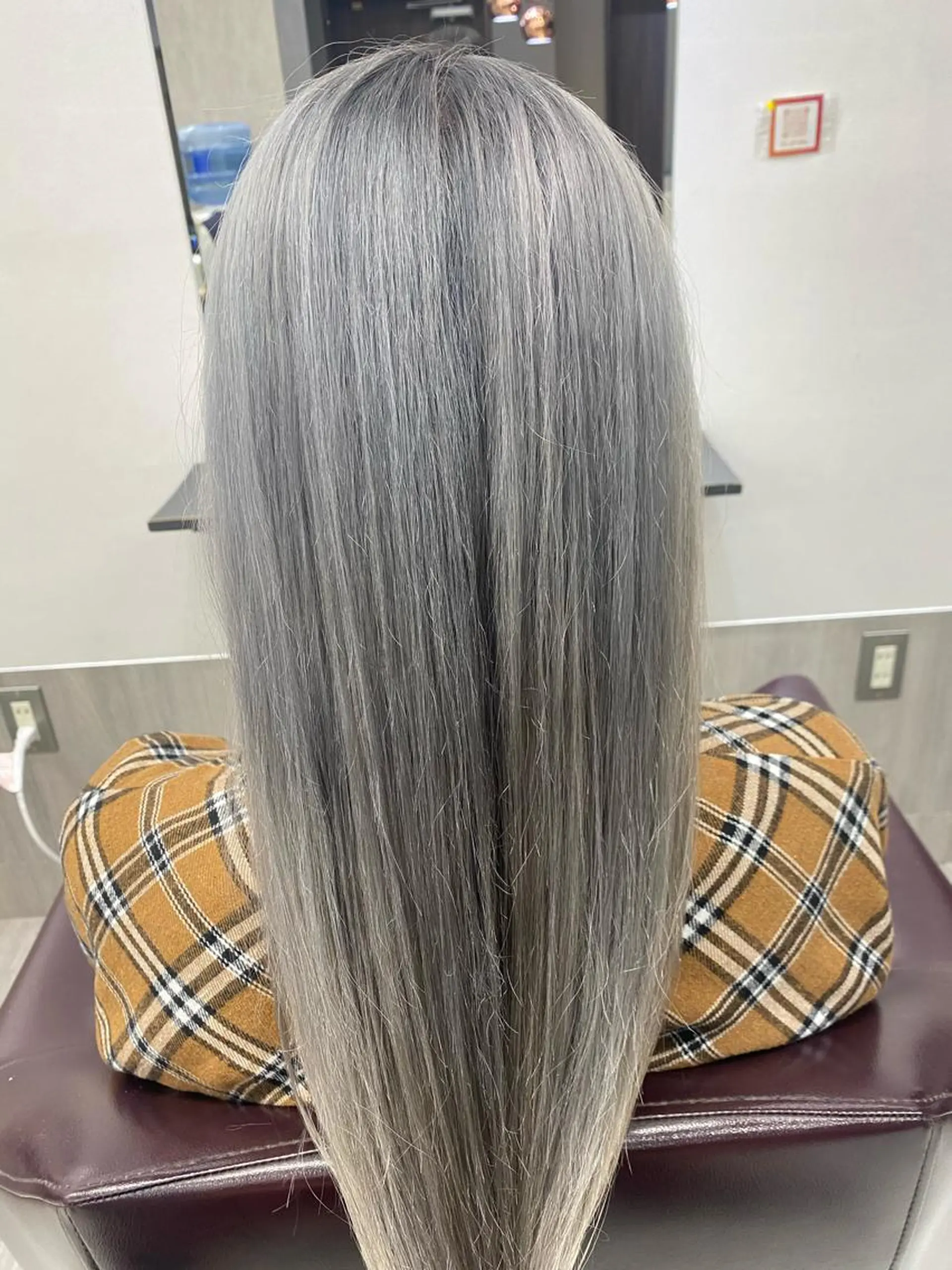 セミロング カラー グレージュ jill by gisel＿奥家のヘアスタイル