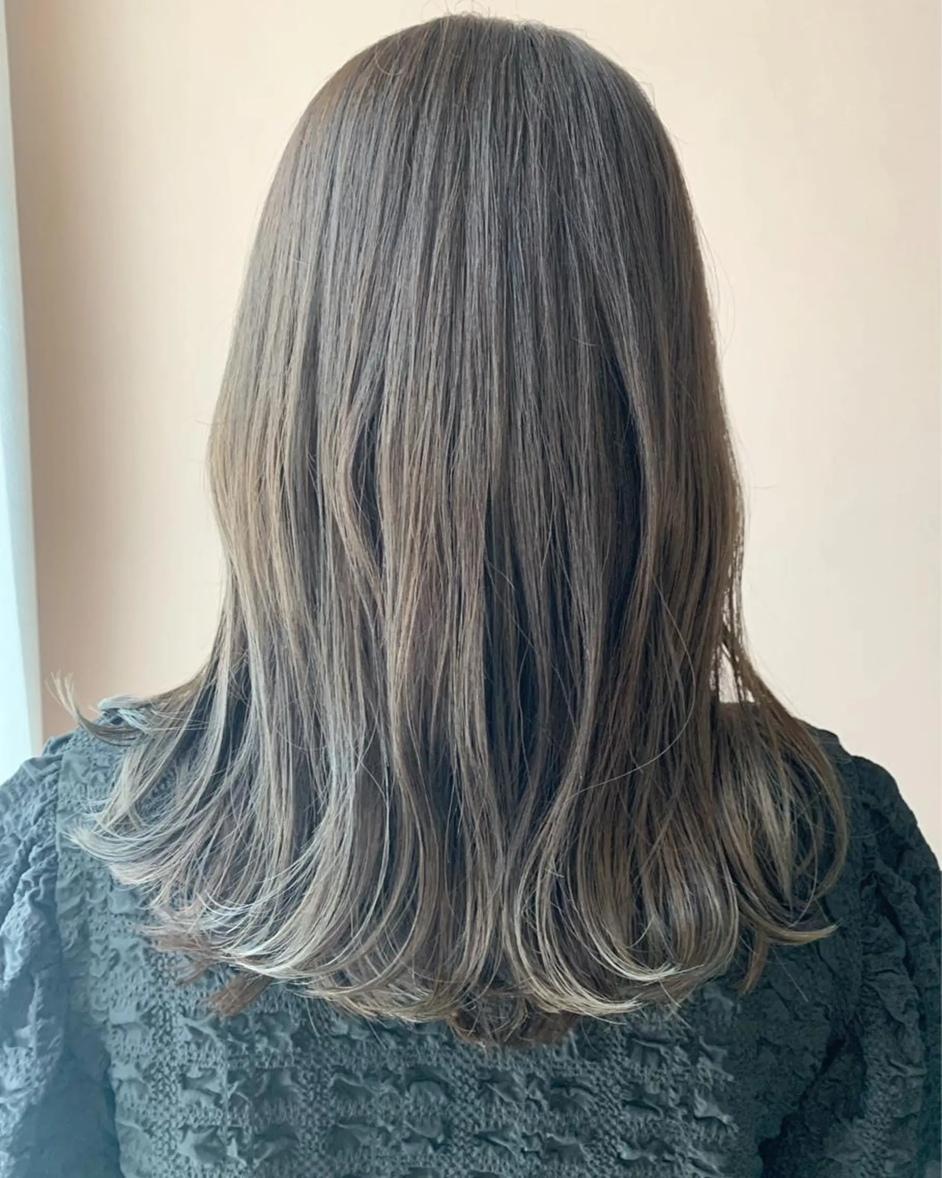ロング カラー ブリーチ 透明感カラー グレージュ ブリーチなしカラー カット ヘアカラー トリートメント hub hair レイヤー/透明感のヘアスタイル