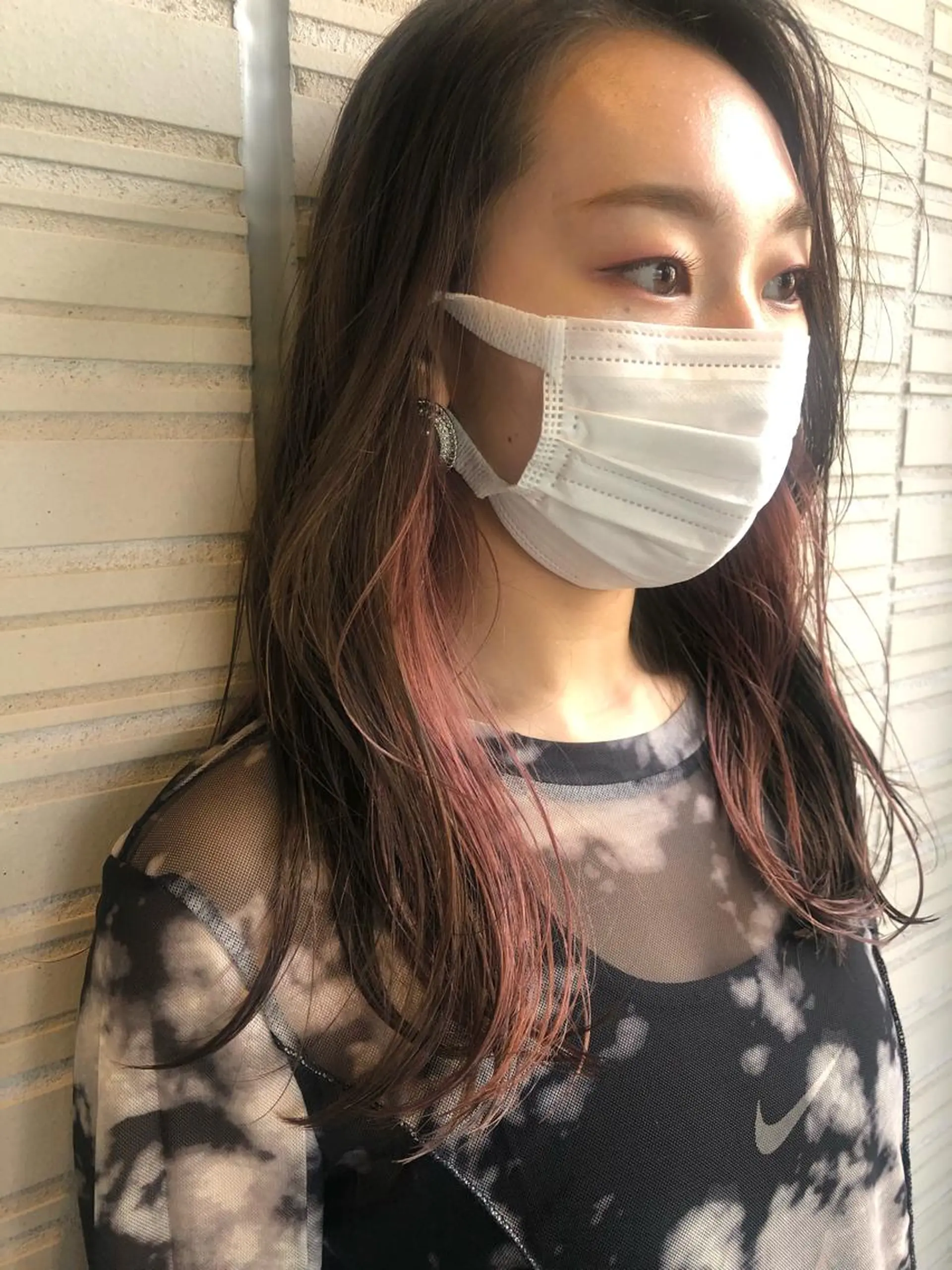 ロング カラー インナーカラー ピンクカラー 古屋 花織のヘアスタイル