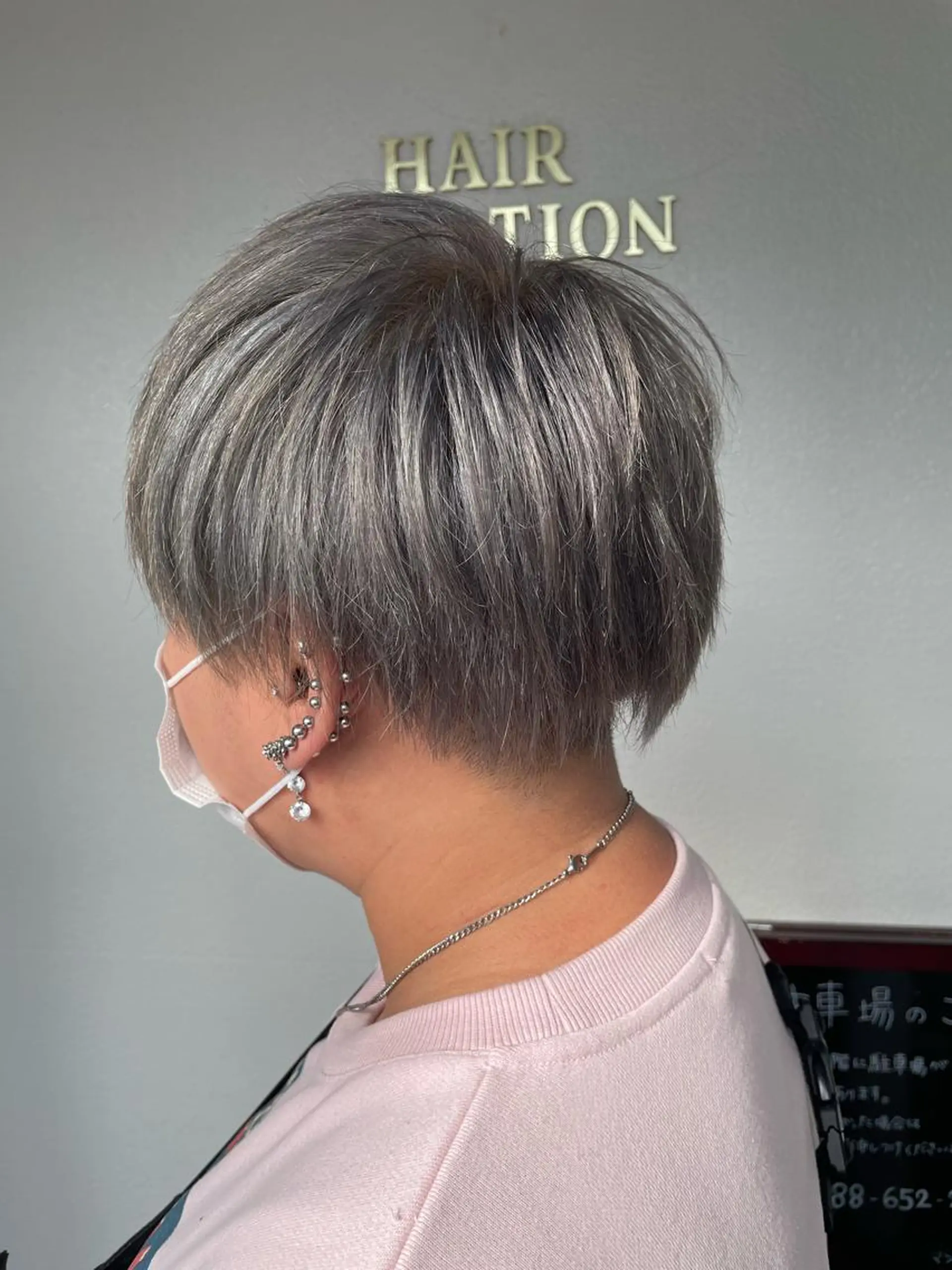 ショート ヘアカラー 岩崎 祐大のヘアスタイル