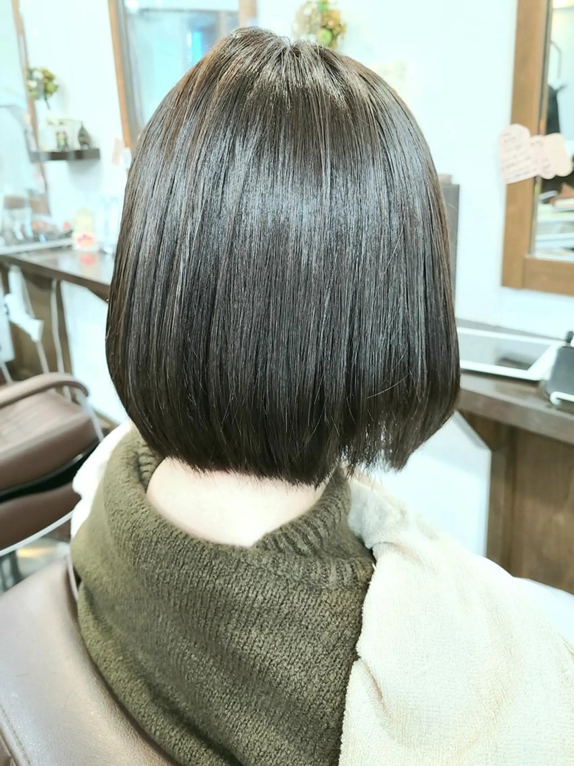 カラー ミディアム デザイナー Anne アンのヘアスタイル