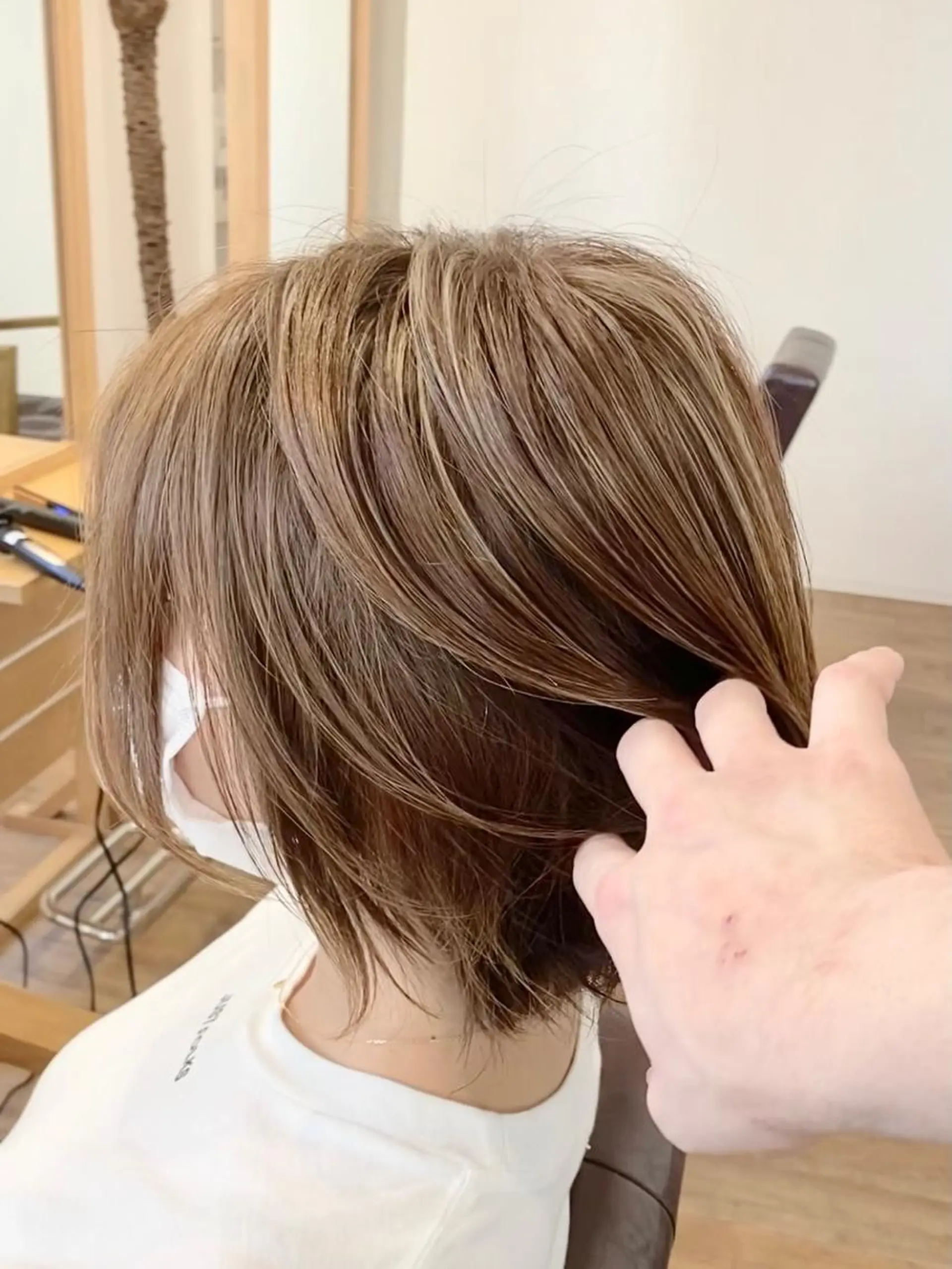 ショート カラー ベージュカラー ブリーチ 透明感カラー ハイライトカラー ハイトーンカラー カット ヘアカラー KIZU 髪質改善 オカルト怪談のヘアスタイル