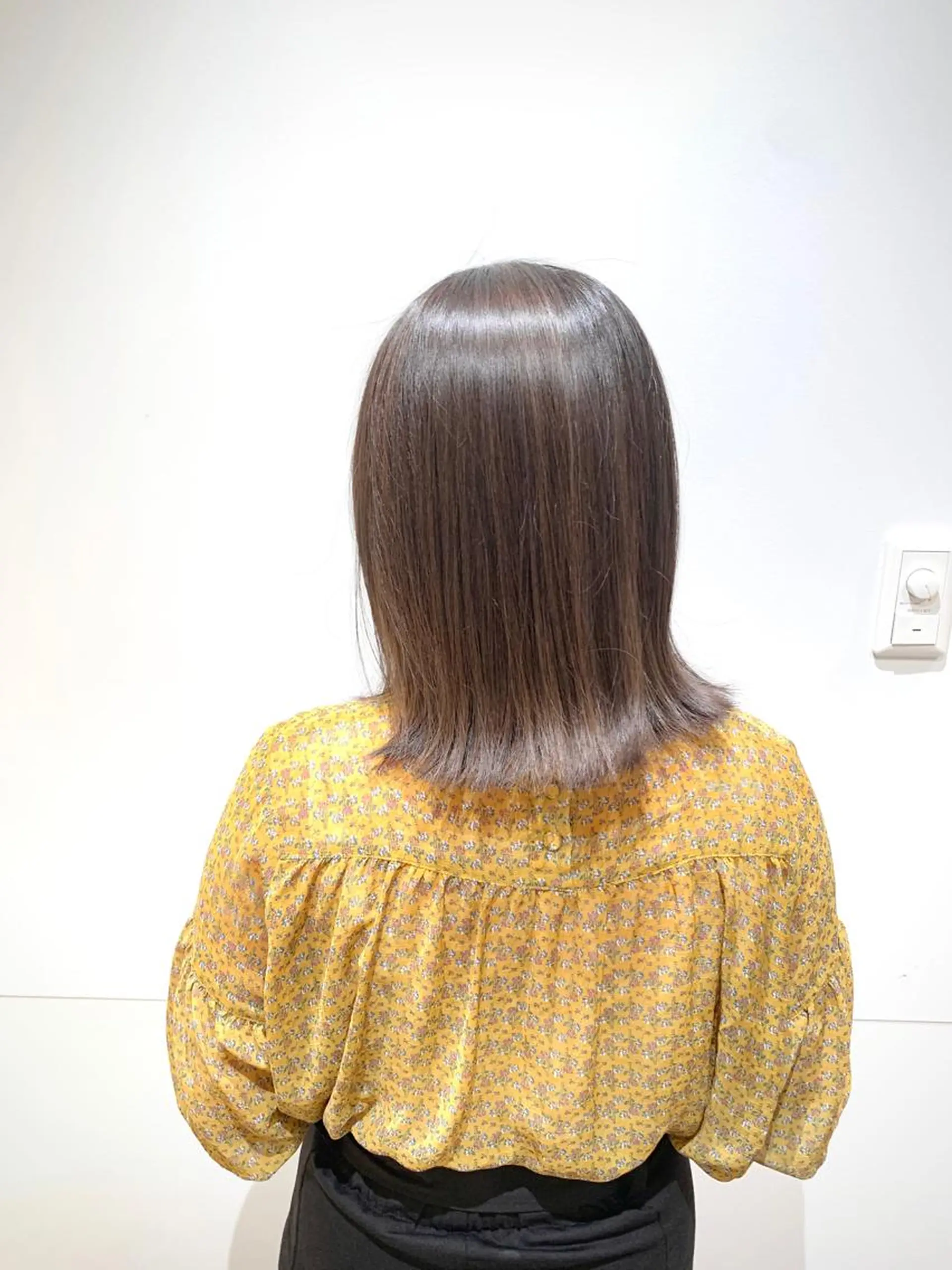 セミロング カラー ベージュカラー ブリーチ トリートメント カット ヘアカラー トリートメント GO TODAY SHAiRE SALON 梅田店所属・柔らかくすみカラー ボブ/ショートのヘアスタイル