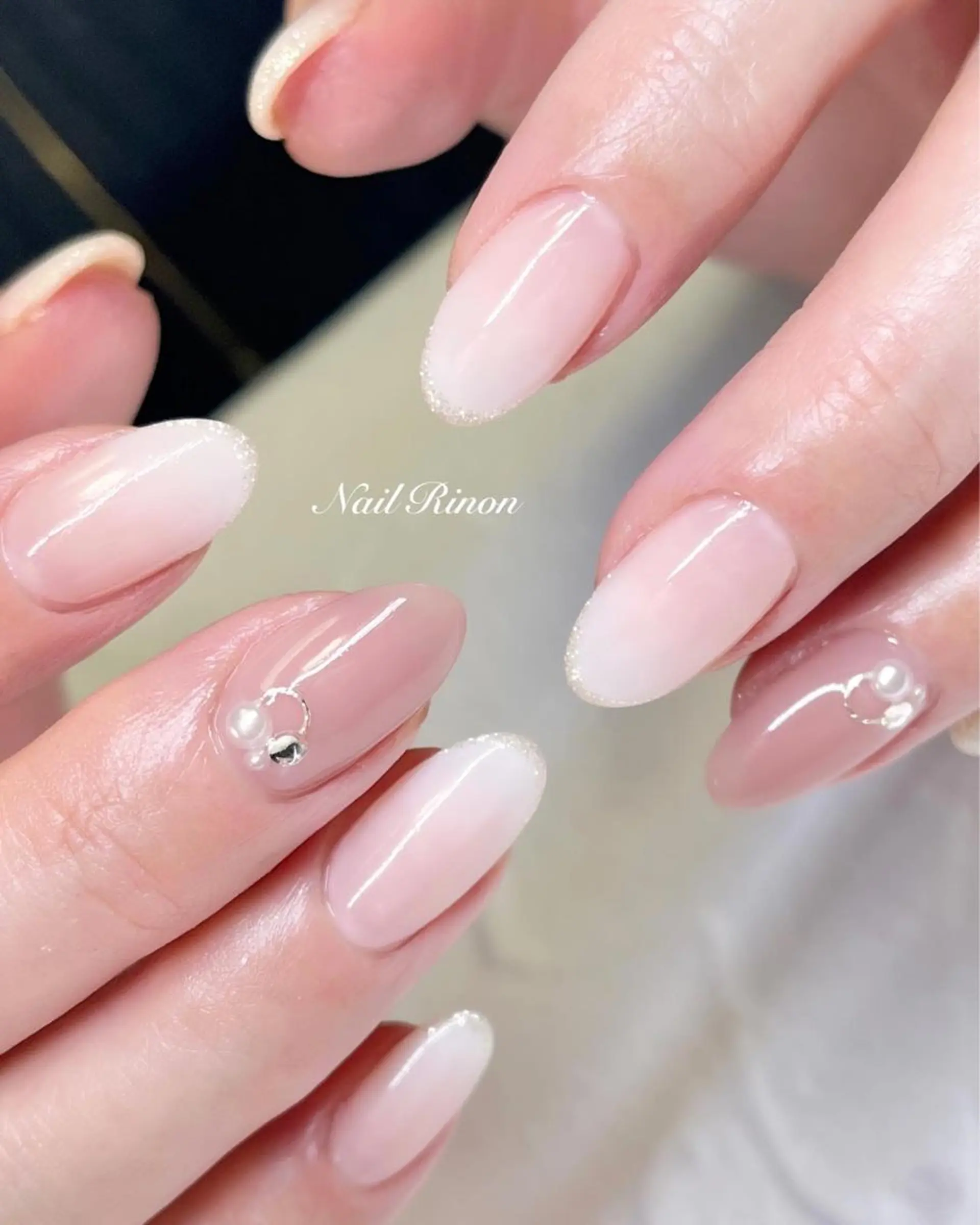 ネイル グラデーション ホワイト ハンドネイル Nail Rinonのネイルデザイン