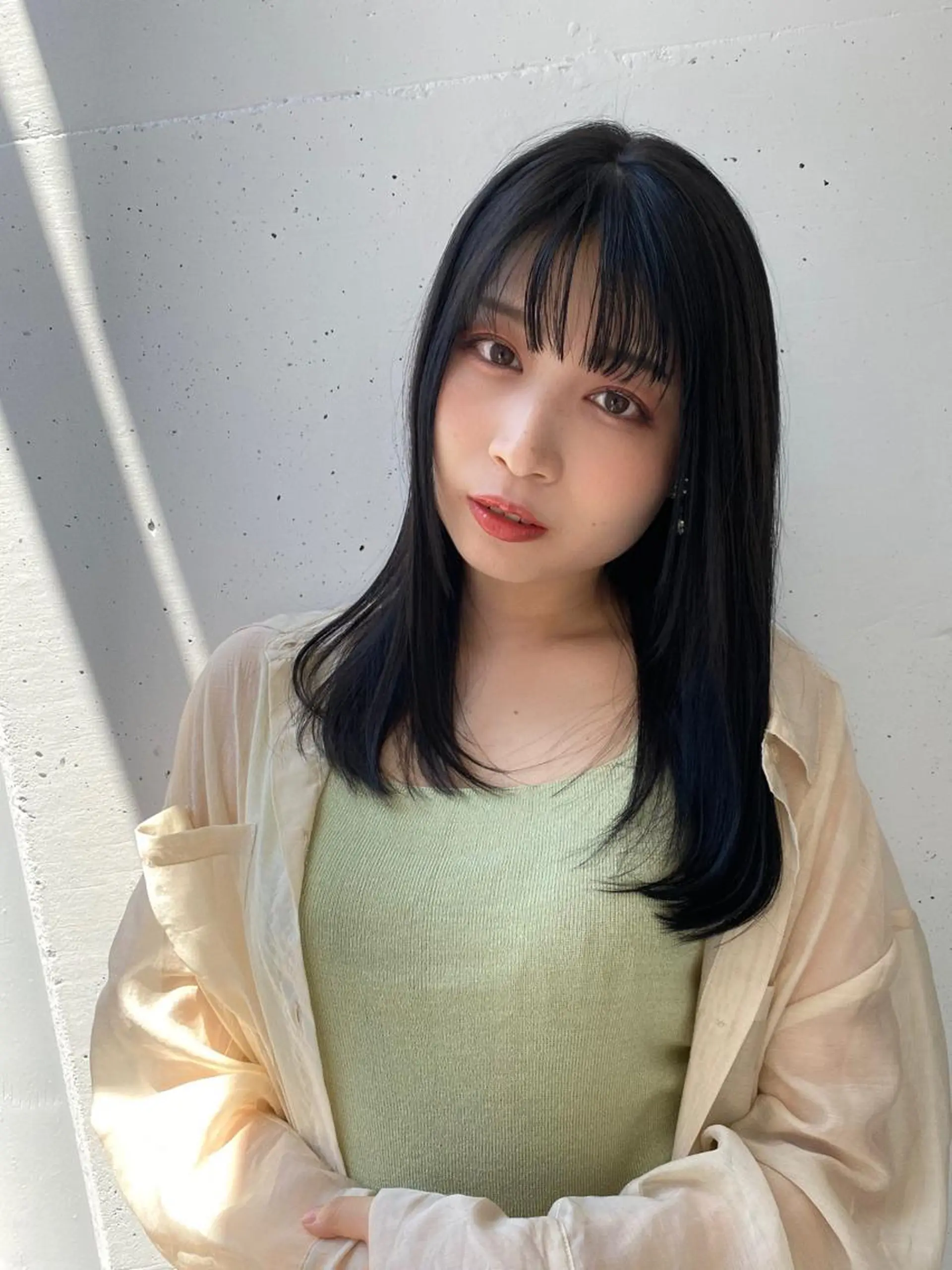 ミディアム カラー ミディアムパーマ グレージュ ハイライトカラー ネイビーカラー 外国人風カラー カット 縮毛矯正 トリートメント 髪質改善特化❇️ ストウシンゴのヘアスタイル