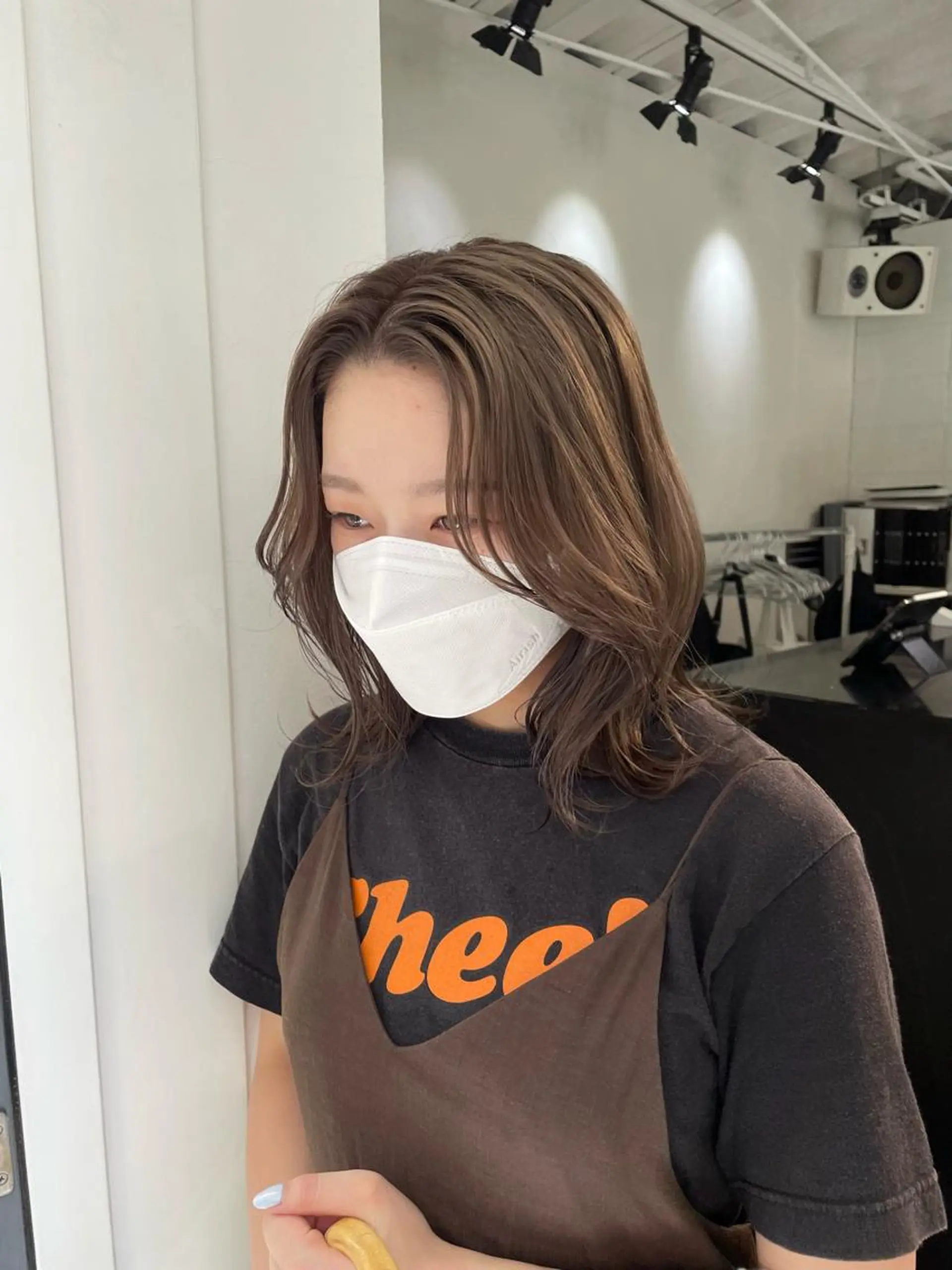 ミディアム カラー パーマ ヘアアレンジ メンズ キッズ ネイル マツエク・マツパ アイブロウ メンズブリーチ ブリーチ グレージュ ミルクティーグレージュ カット ヘアカラー トリートメント 艶ハイトーン/ヘア アレンジAYAKAのヘアスタイル