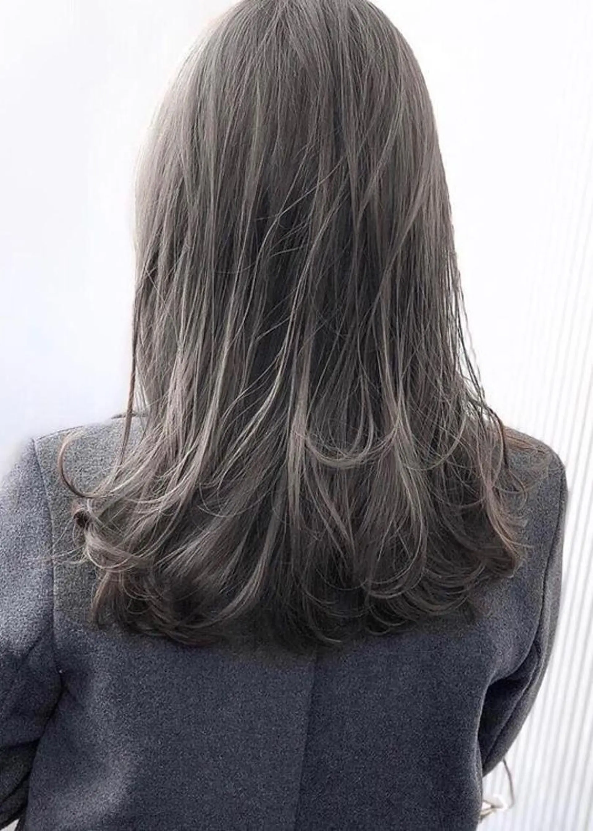 セミロング くびれヘア ウルフカット カット ヘアカラー トリートメント hoNua. 栄/透明感カラーのヘアスタイル