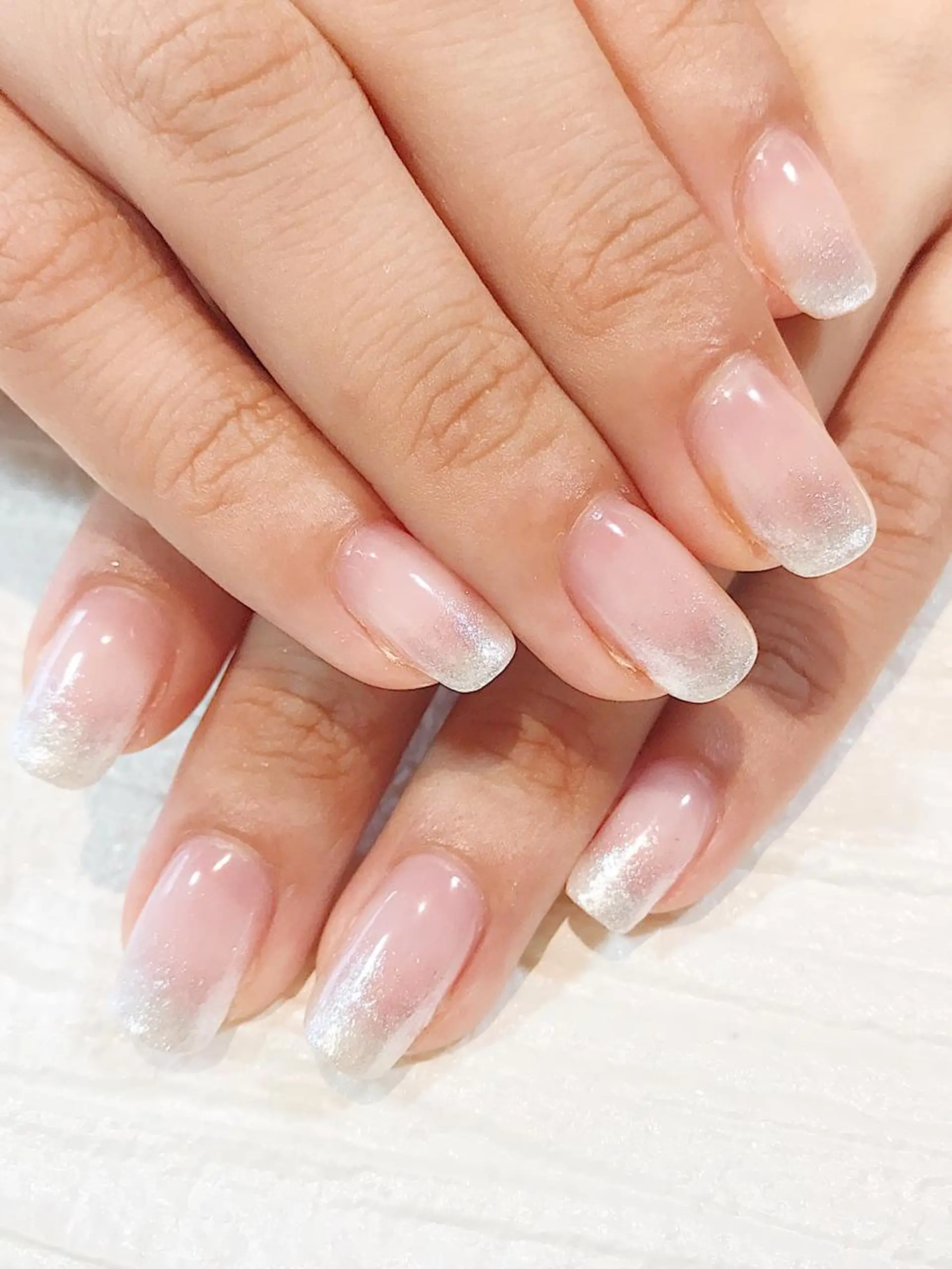 ネイル グラデーション ラメ(グリッター) ホワイト NAILSALON AMULEのネイルデザイン