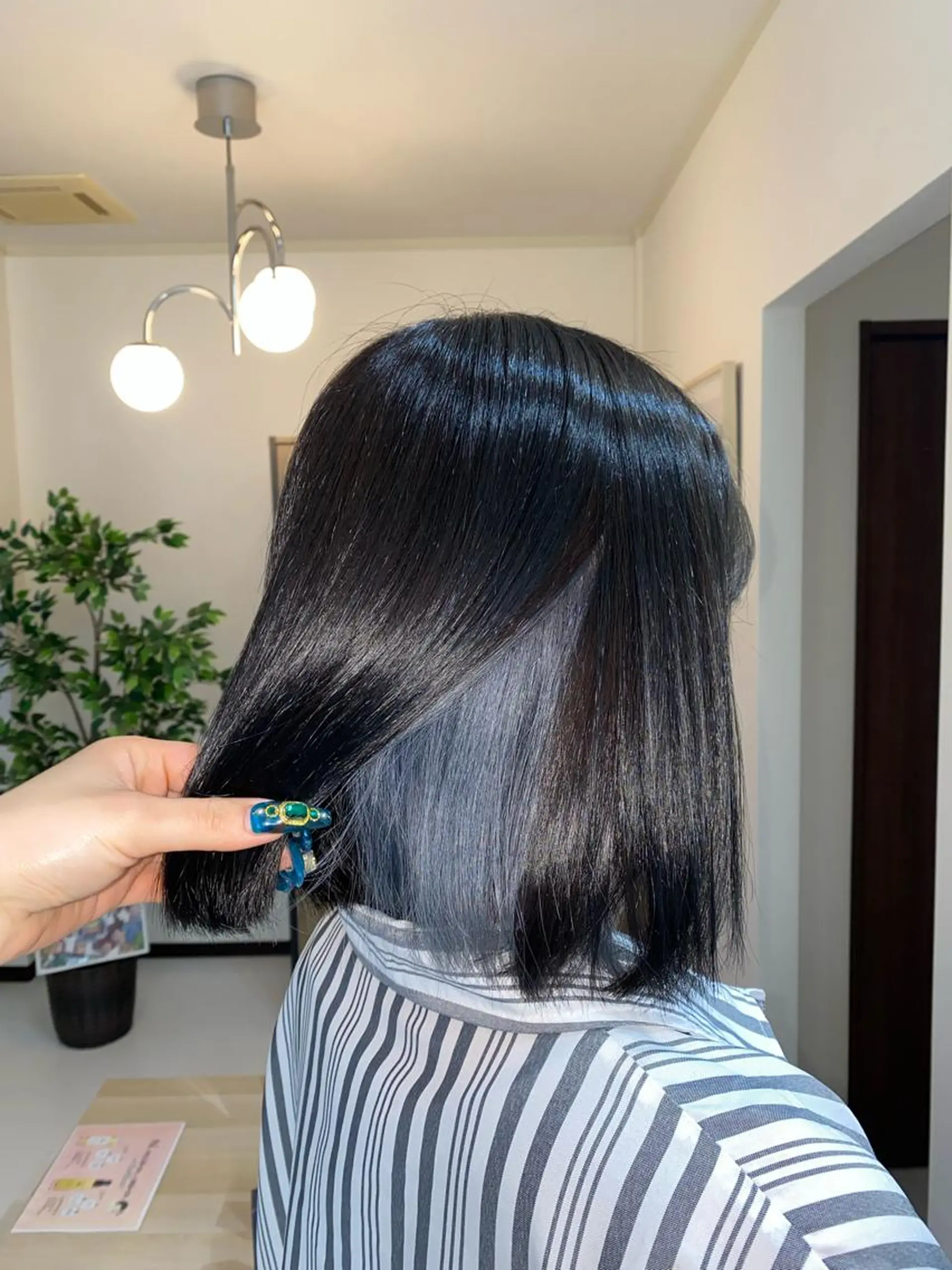 ミディアム ヘアカラー 手塚 麗のヘアスタイル