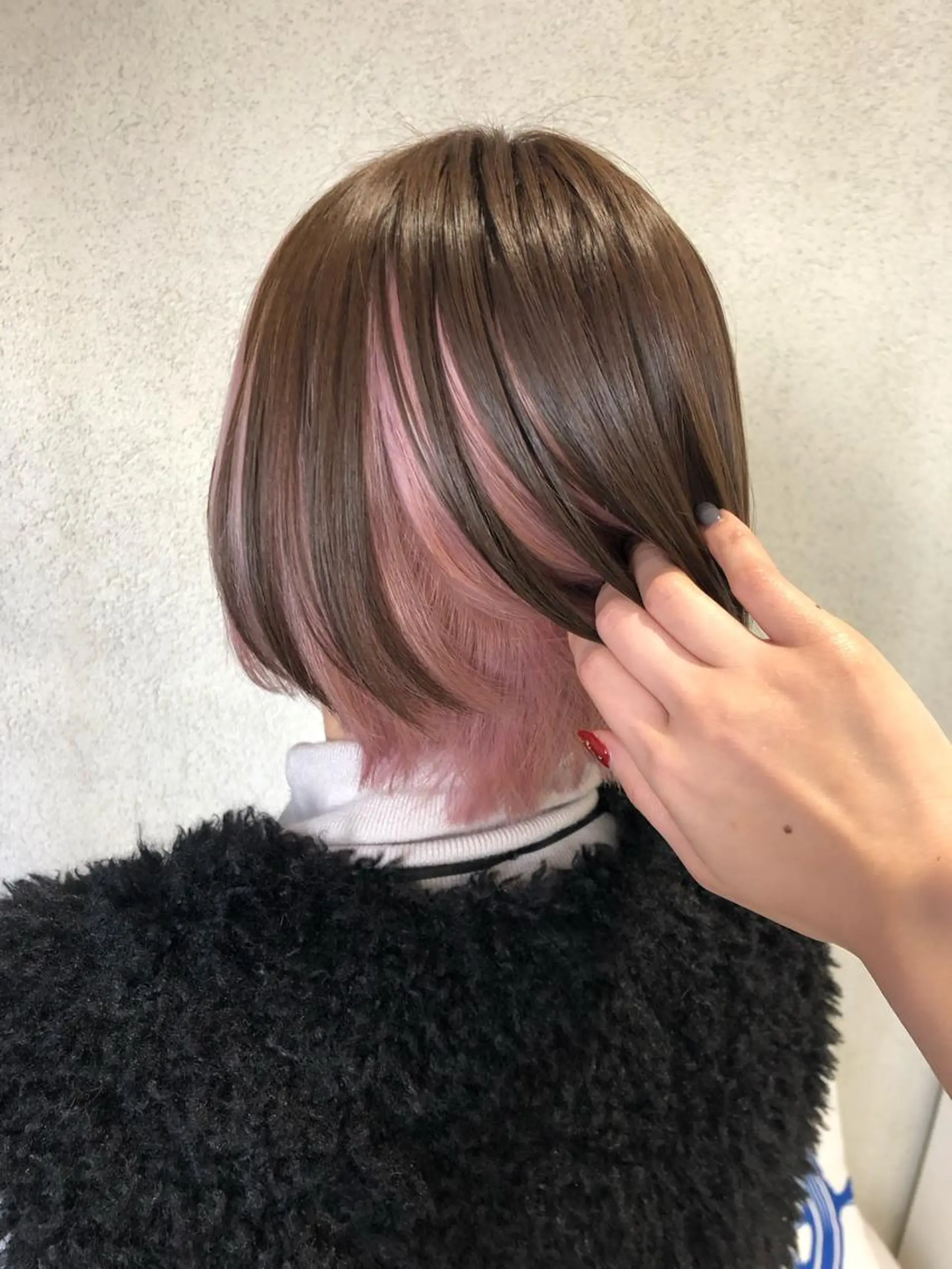 ショート カラー ブリーチ ピンクカラー ヘアカラー 阿部 美咲のヘアスタイル