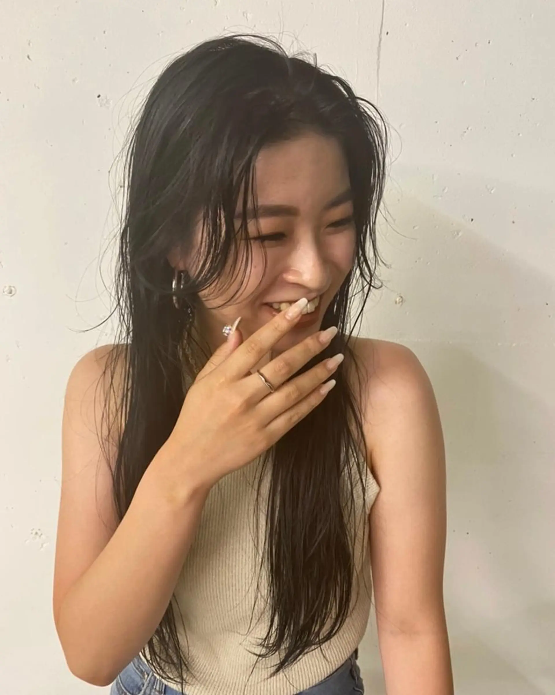 ロング カラー ブルーカラー 透明感カラー 山岸 未玖のヘアスタイル
