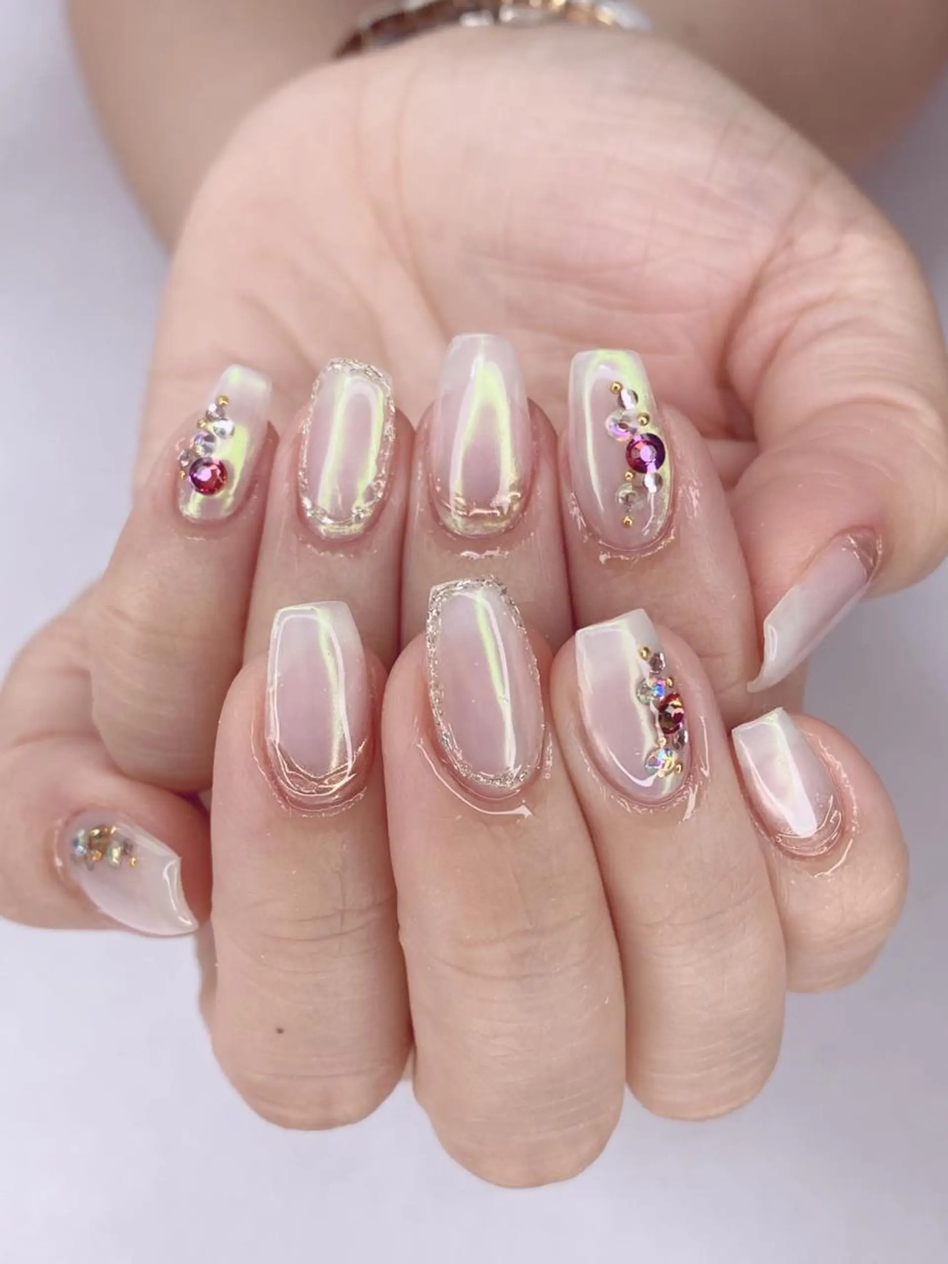 ネイル オーロラネイル ロングネイル シンプルネイル ストーンネイル Ｎail Ｓalon ertiのネイルデザイン