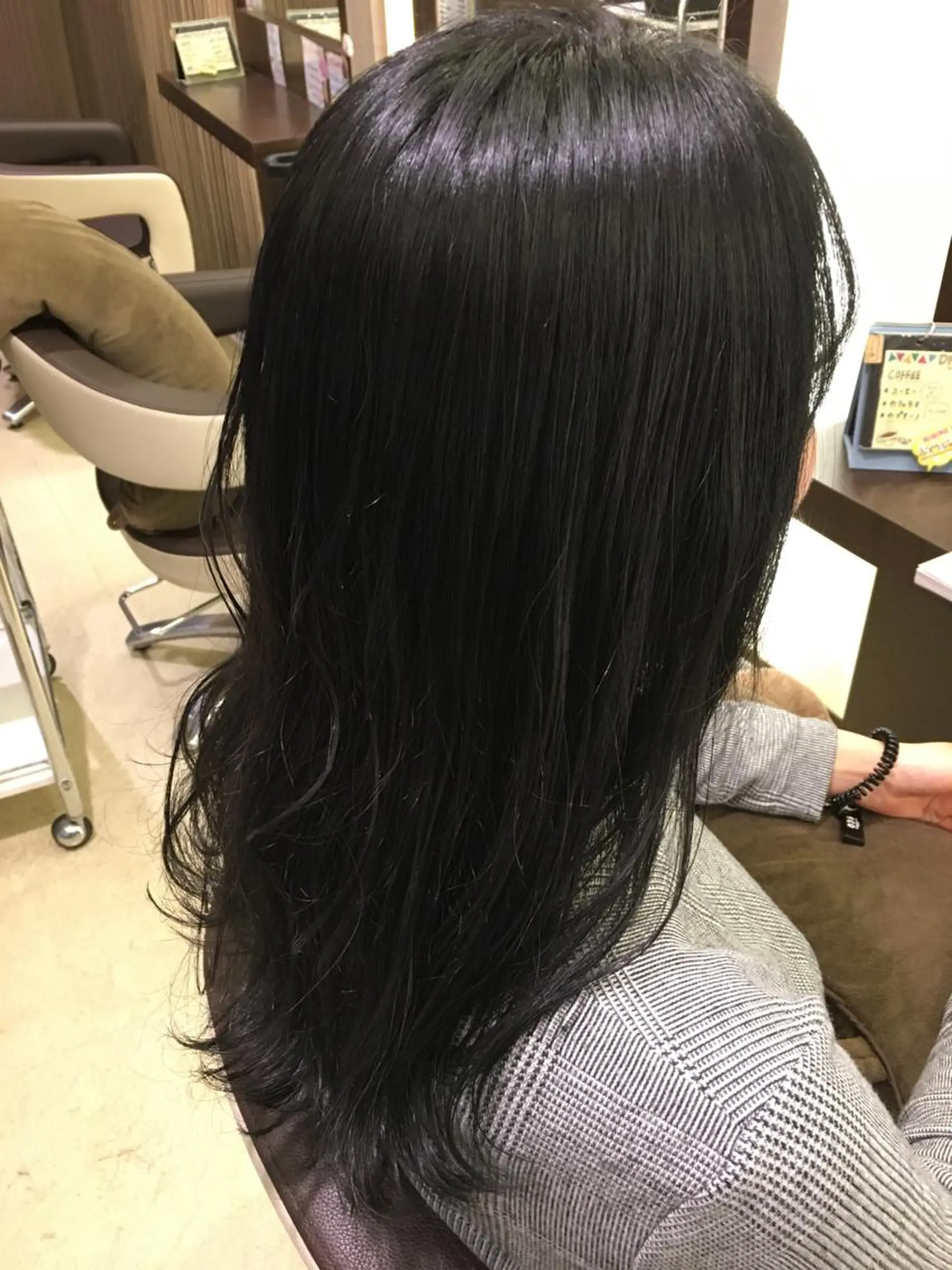 セミロング カラー 伊藤 元気のヘアスタイル